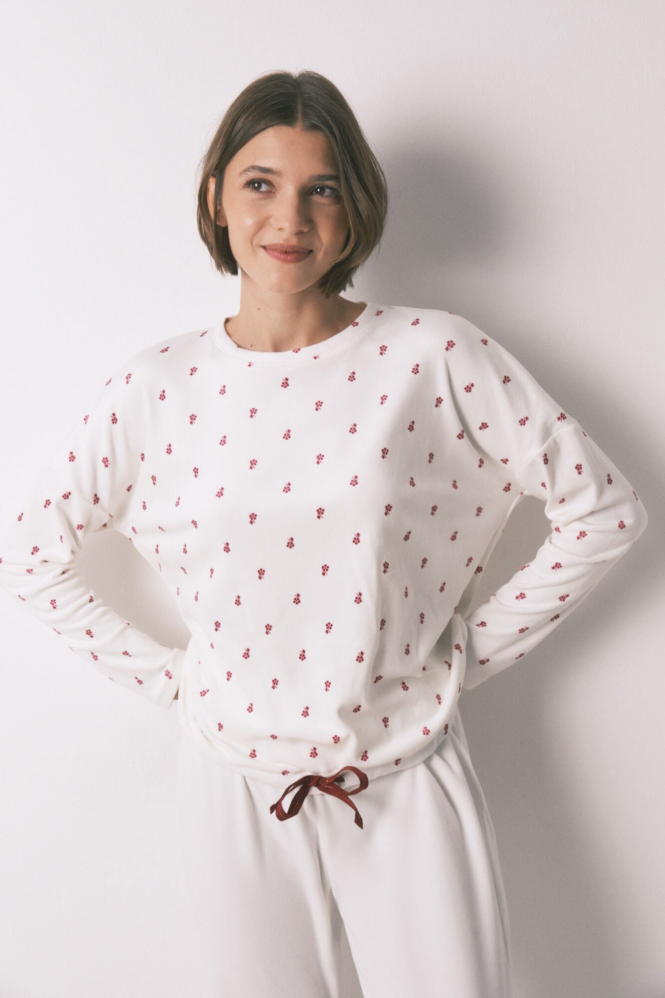 Long pyjamas white velvet pajamas with flowers