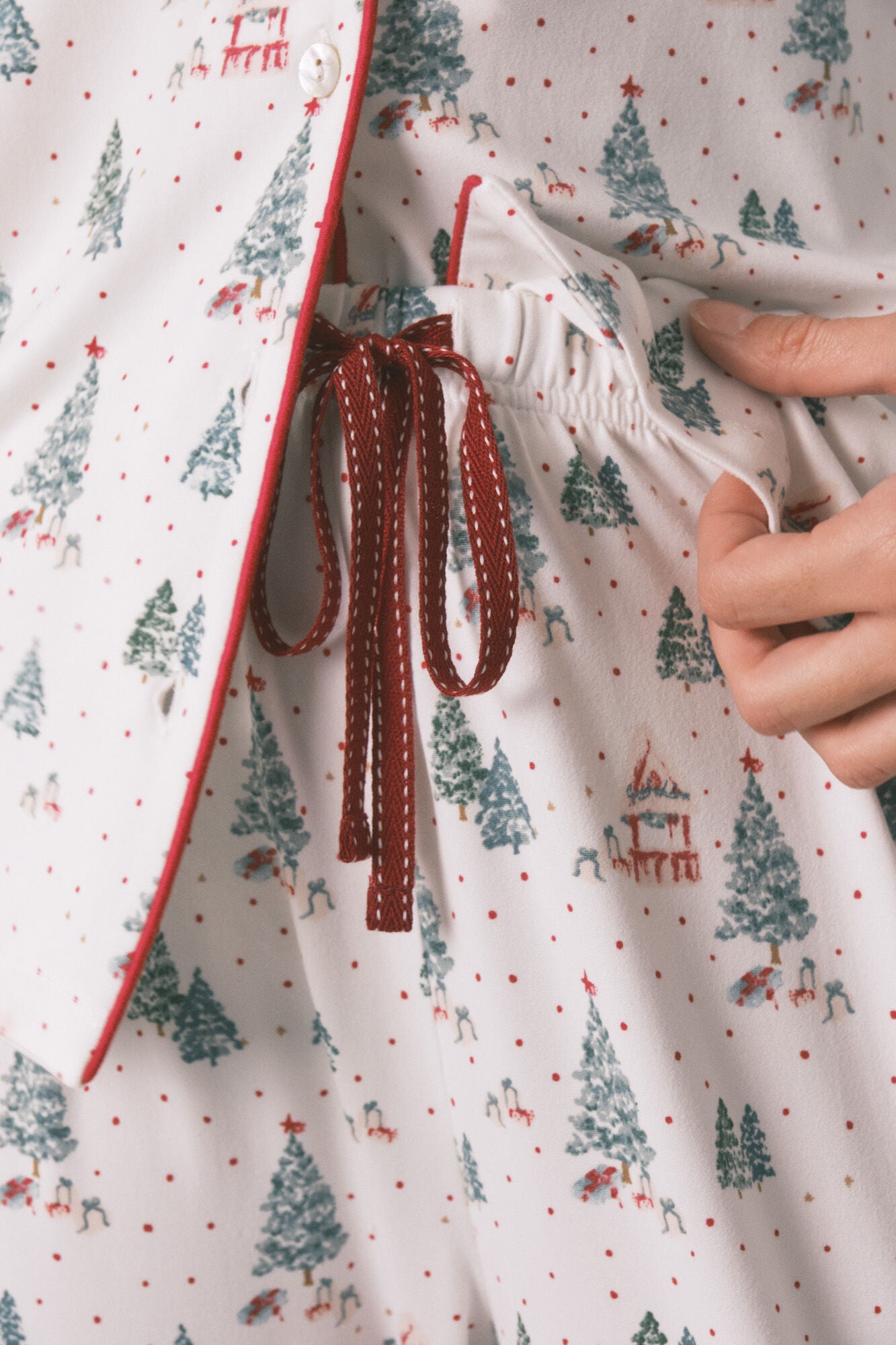 Long white Christmas print classic pyjamas