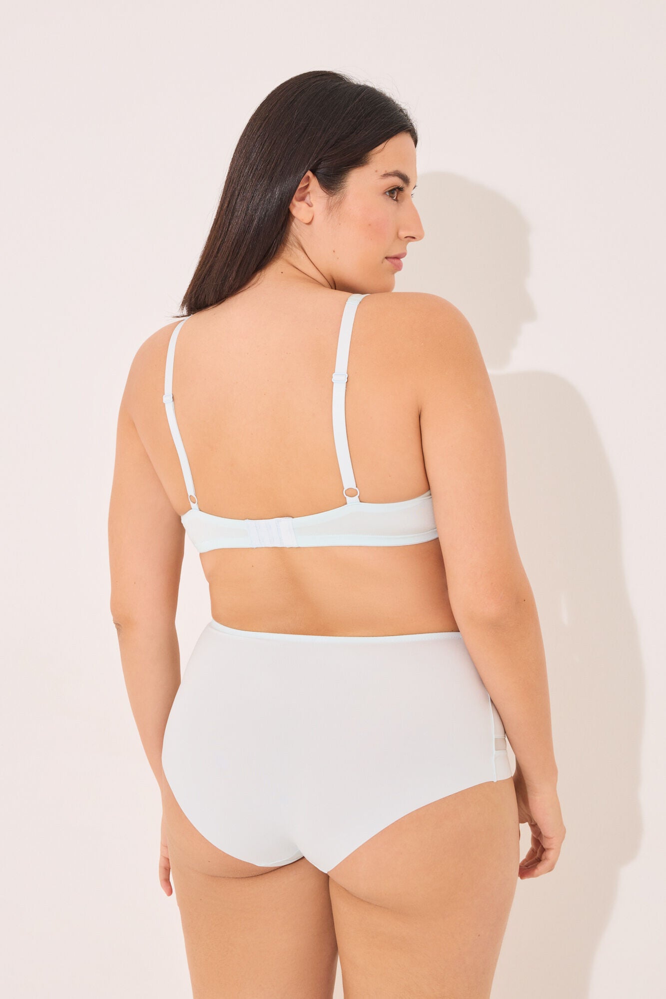 Classic high- panty in microfibre and blue tulle