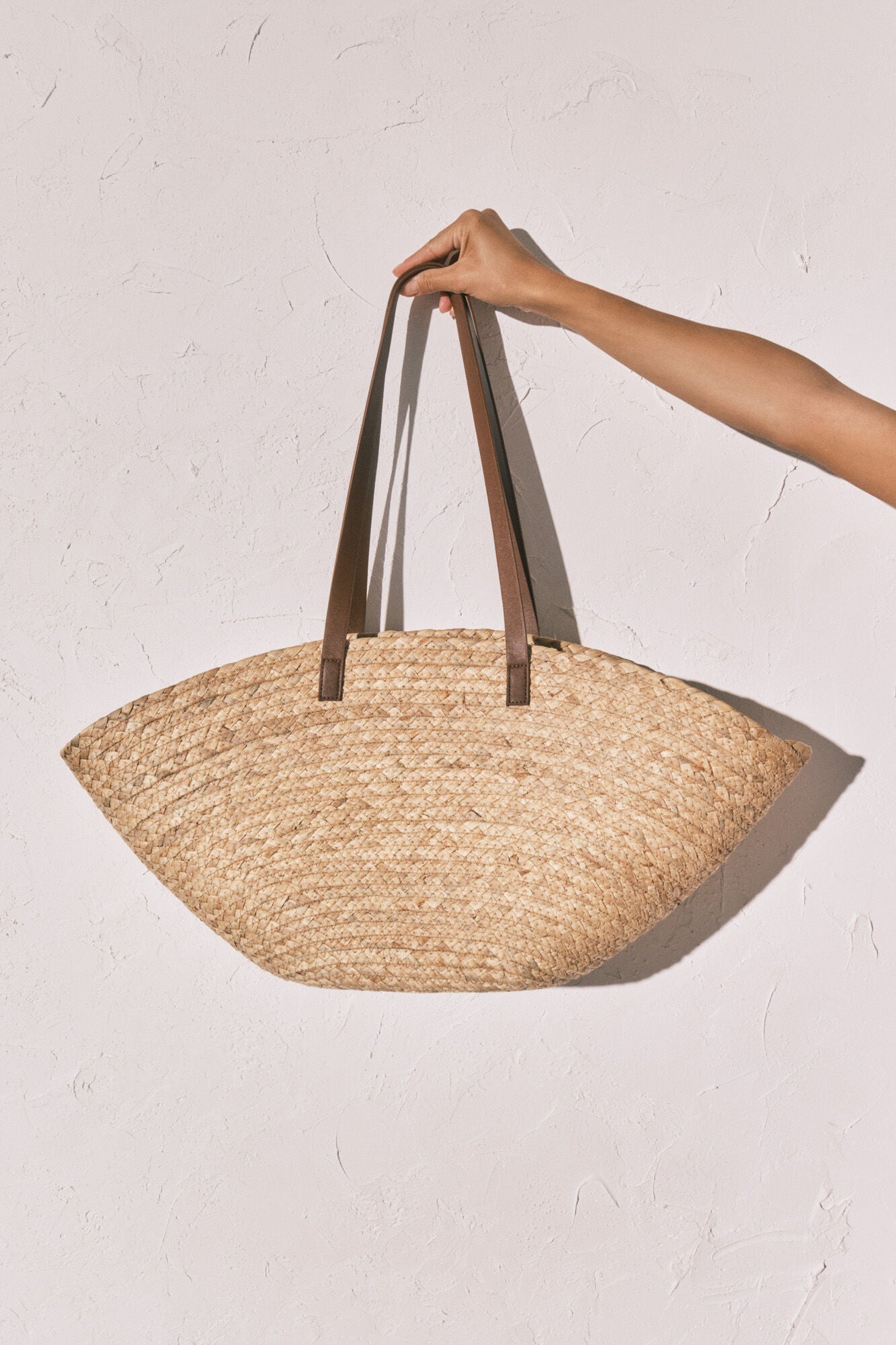 Natural raffia basket bag