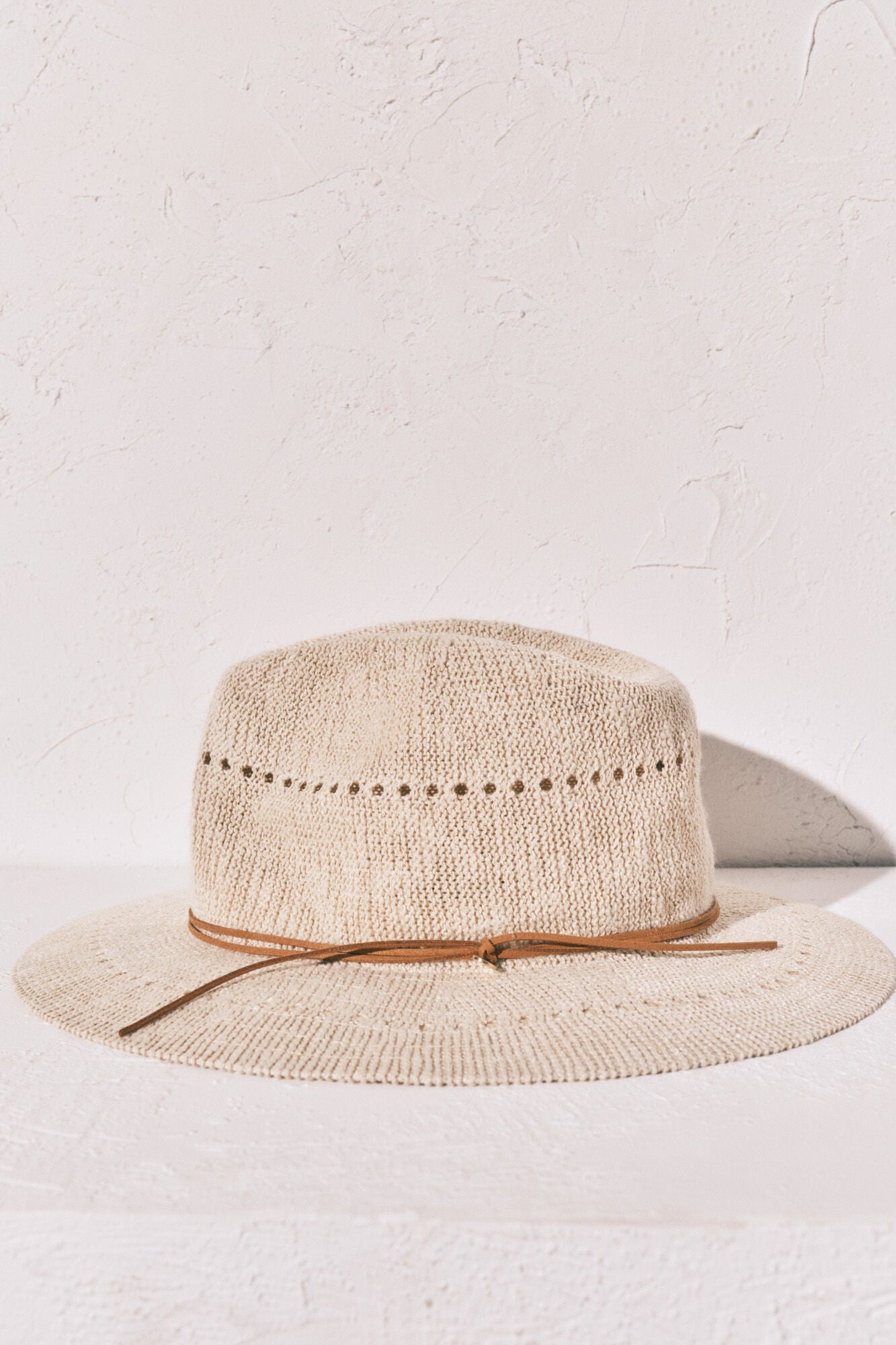 Beige raffia effect hat