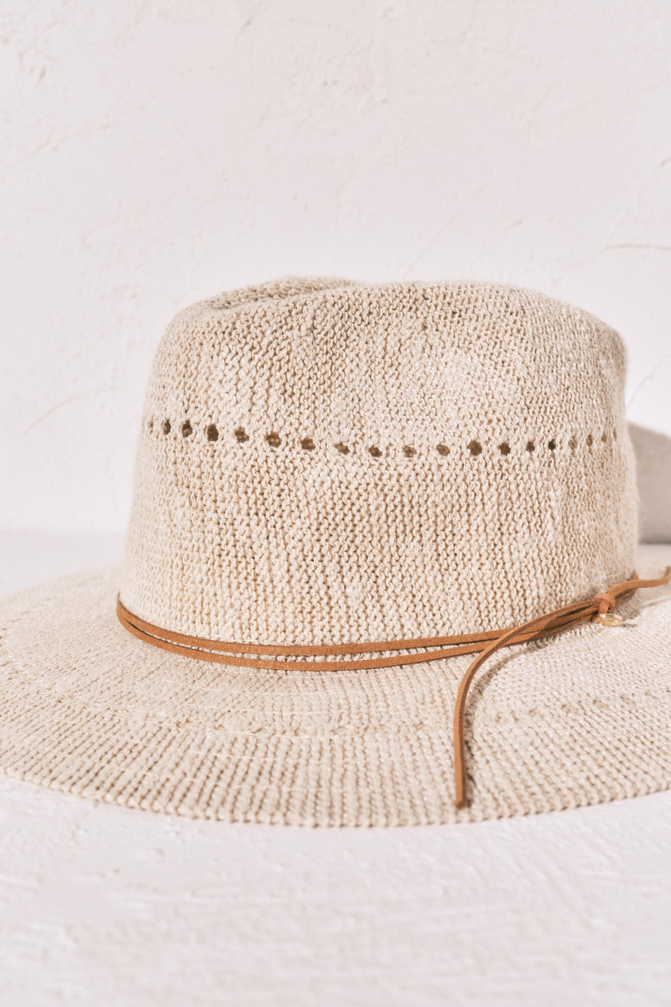 Beige raffia effect hat