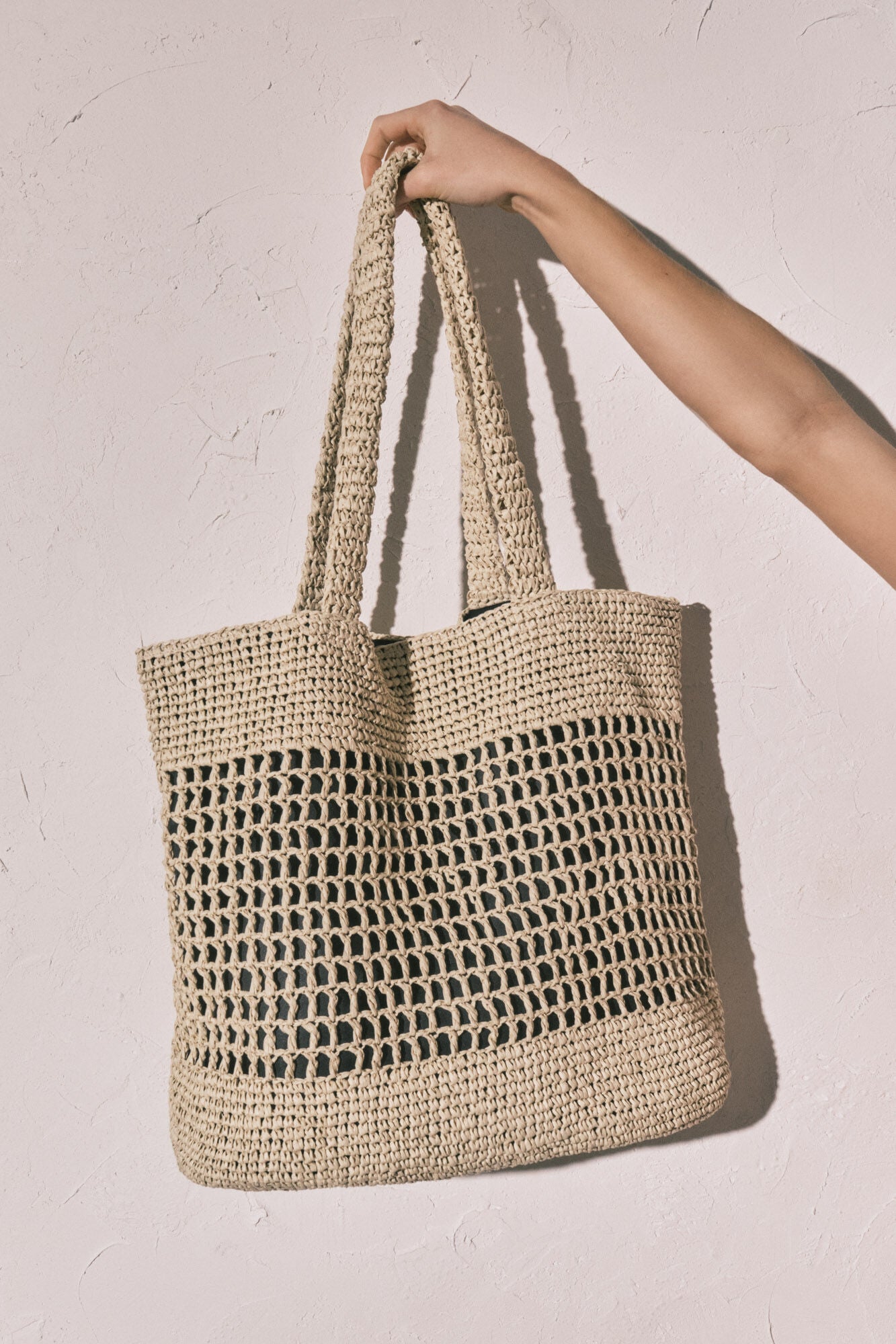 Large natural raffia tote bag