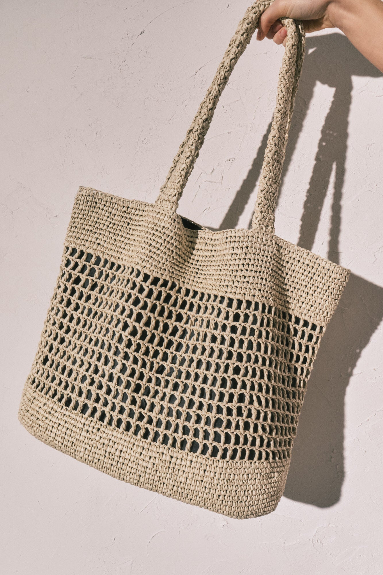 Large natural raffia tote bag
