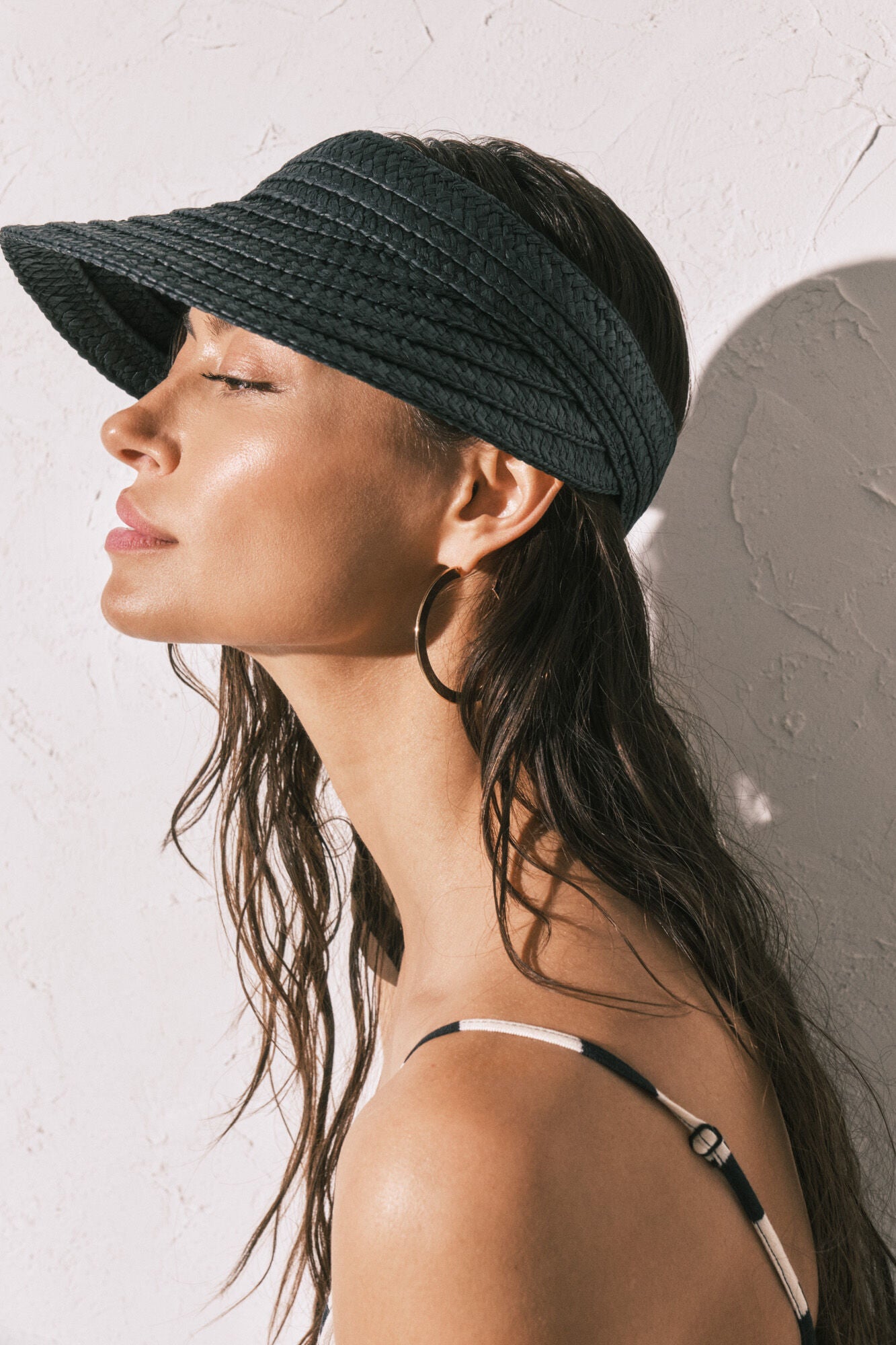 Black raffia effect visor
