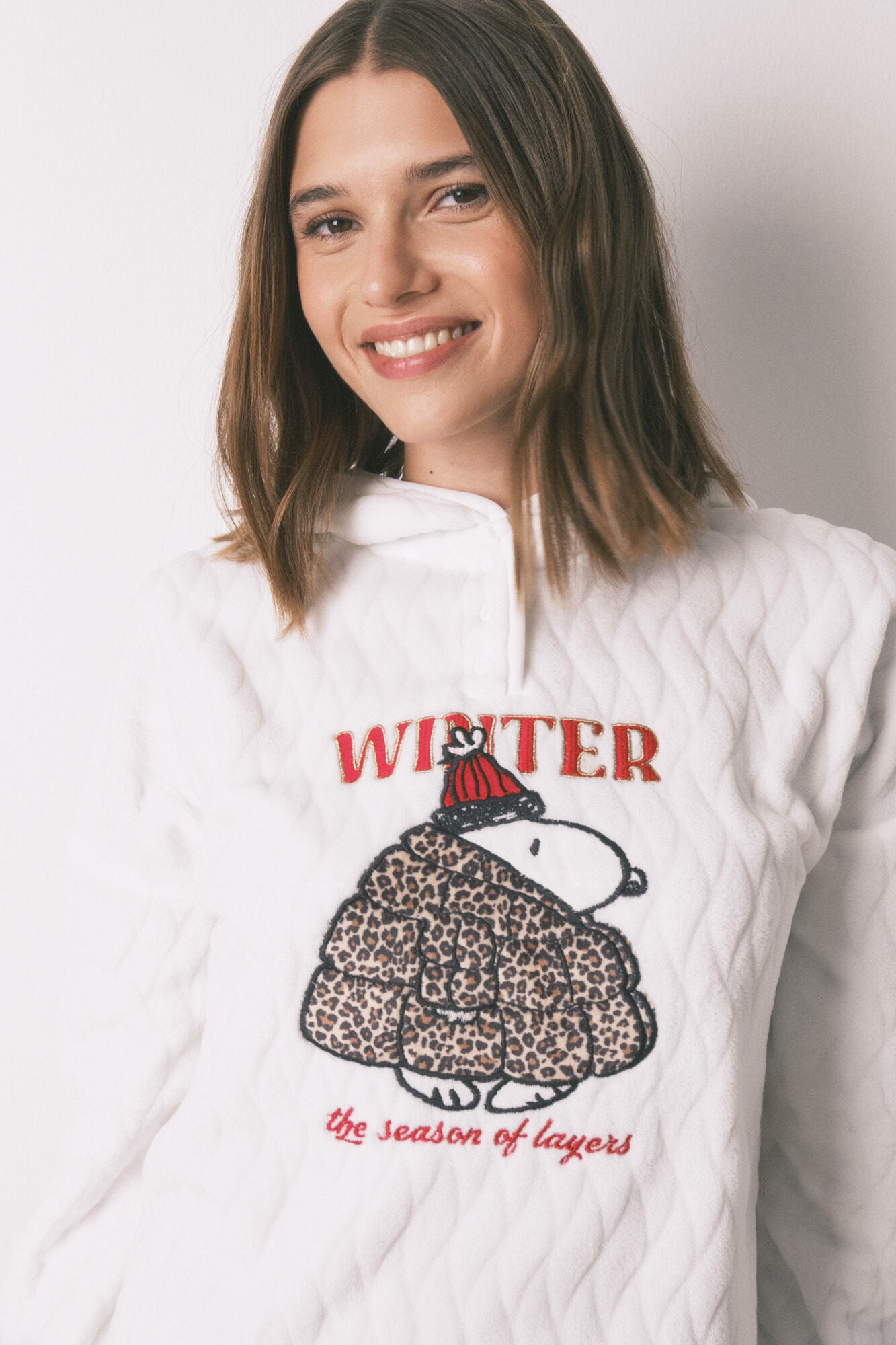 Short fleece short nightgown with white hood Snoopy