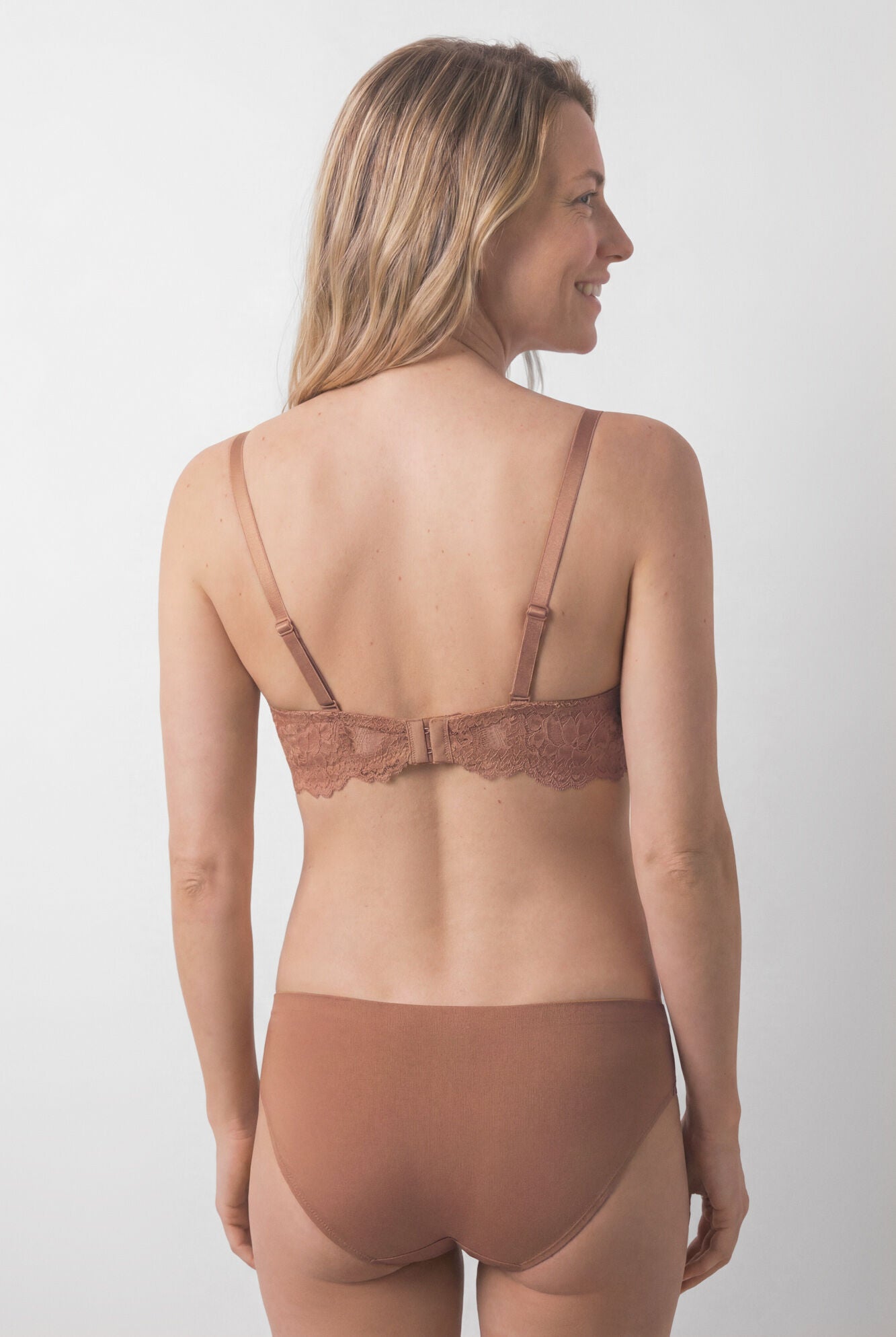 TRIANGULAR PADDED