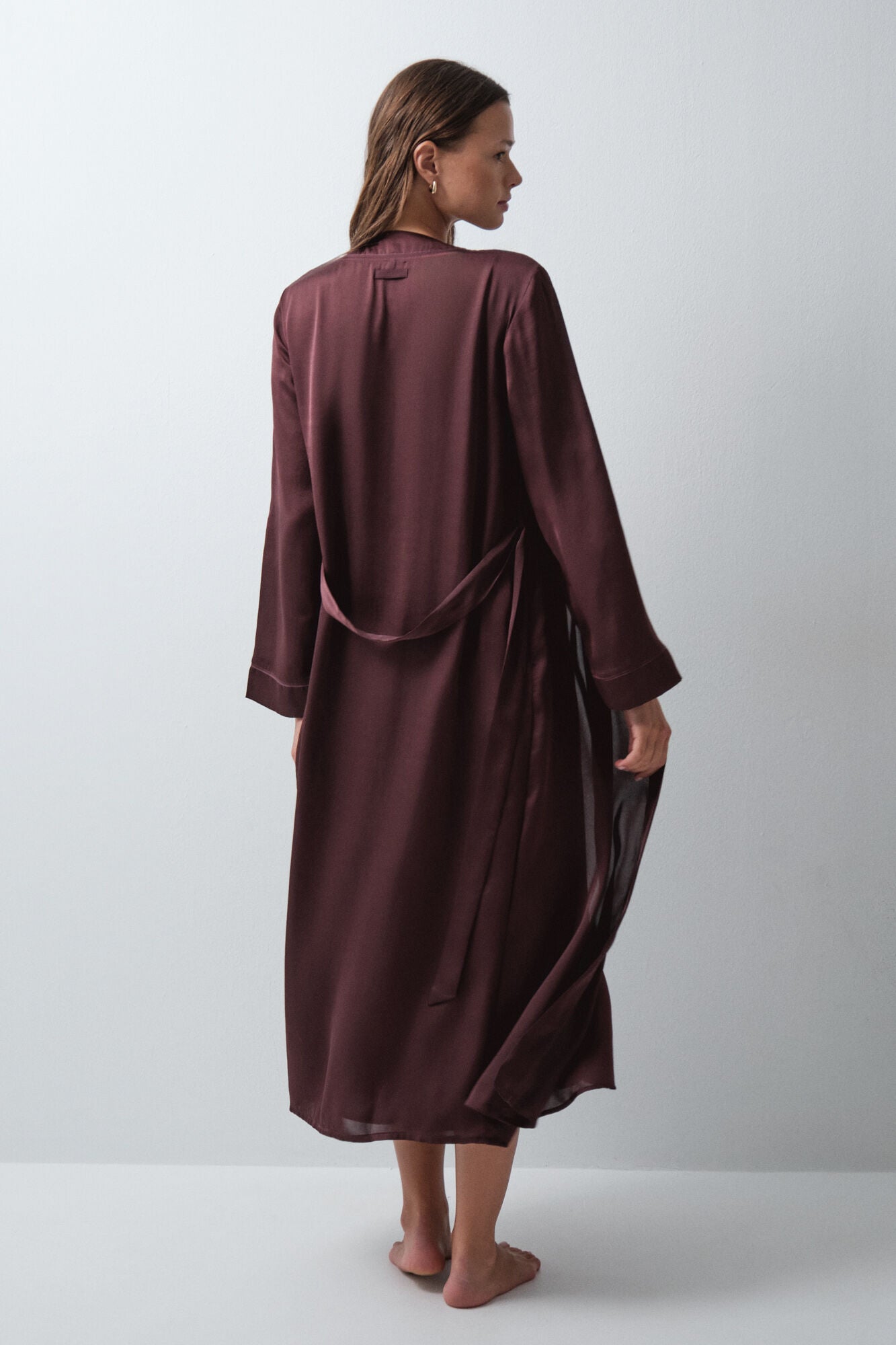 LONG ROBE