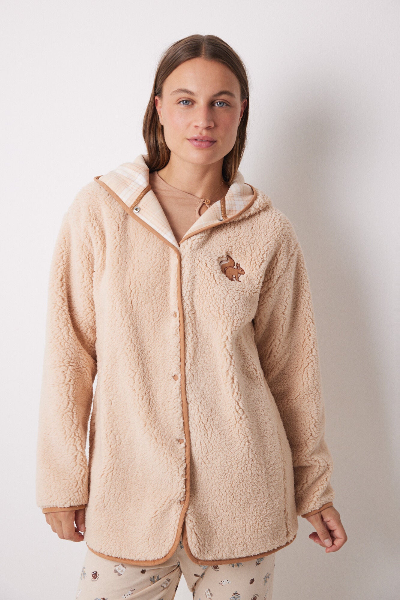 Short sqeuril robe