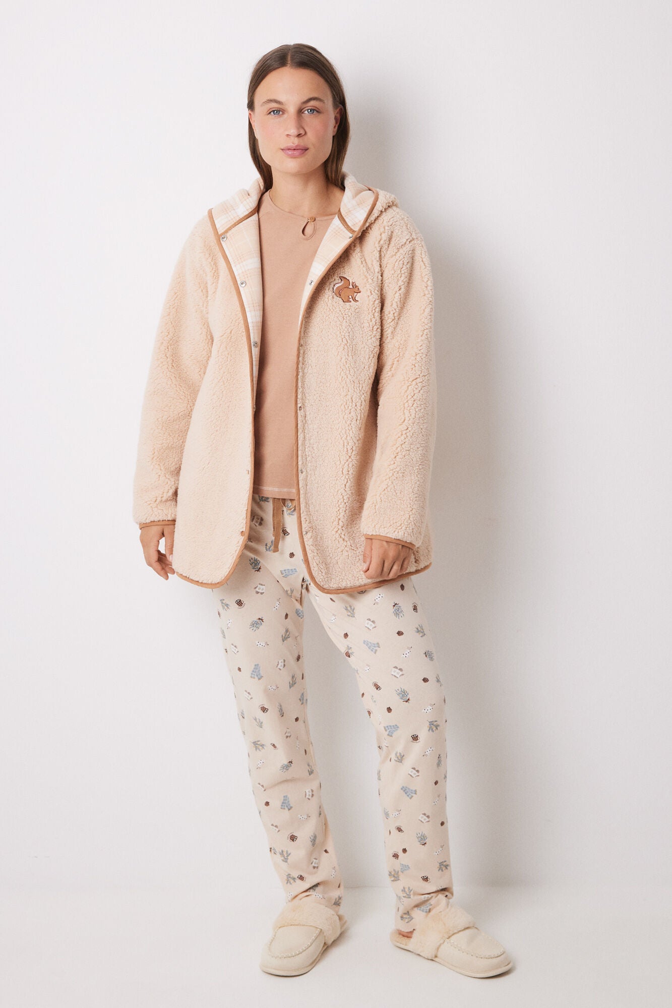 Short sqeuril robe