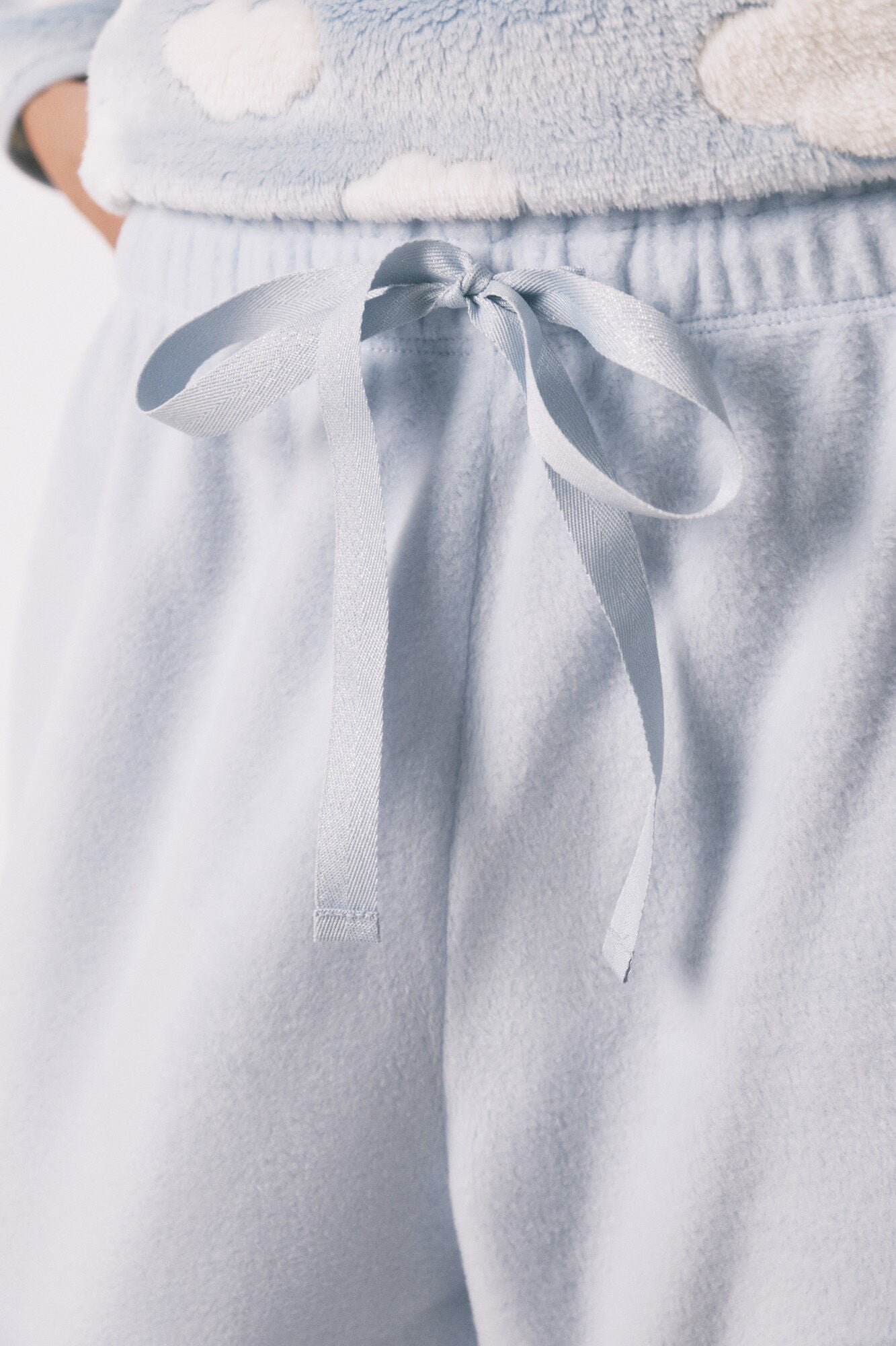 Long fleece pajamas with mousse and clouds