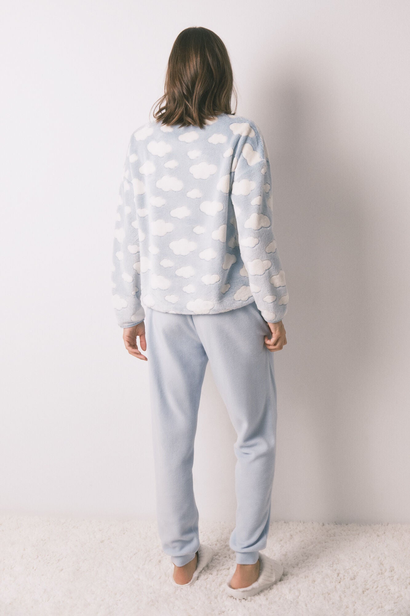 Long fleece pajamas with mousse and clouds