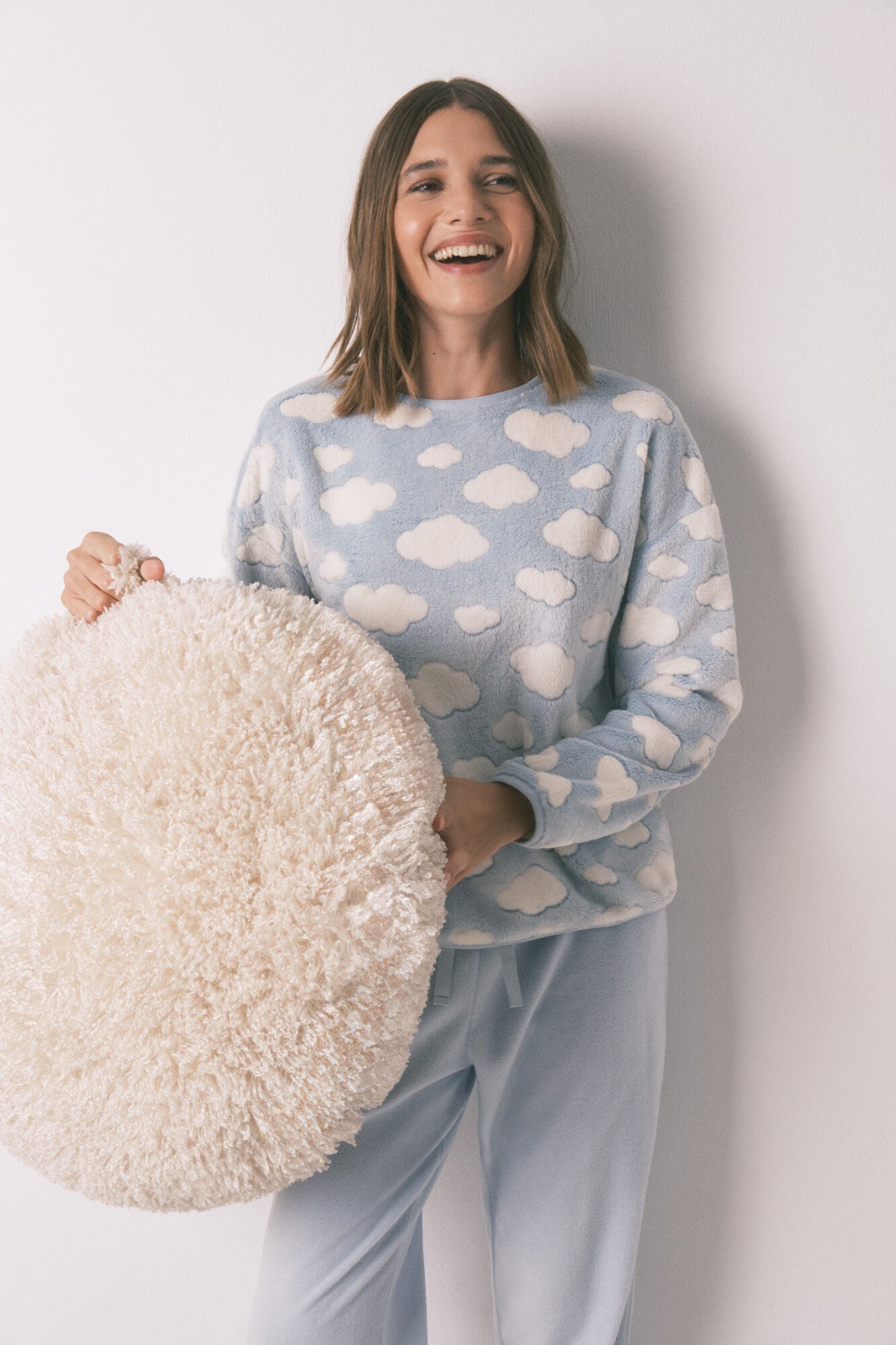 Long fleece pajamas with mousse and clouds