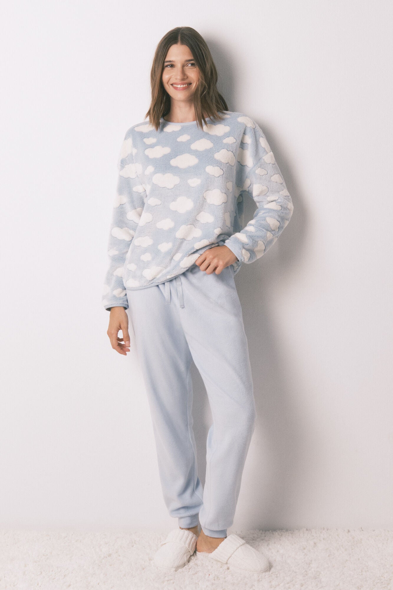 Long fleece pajamas with mousse and clouds
