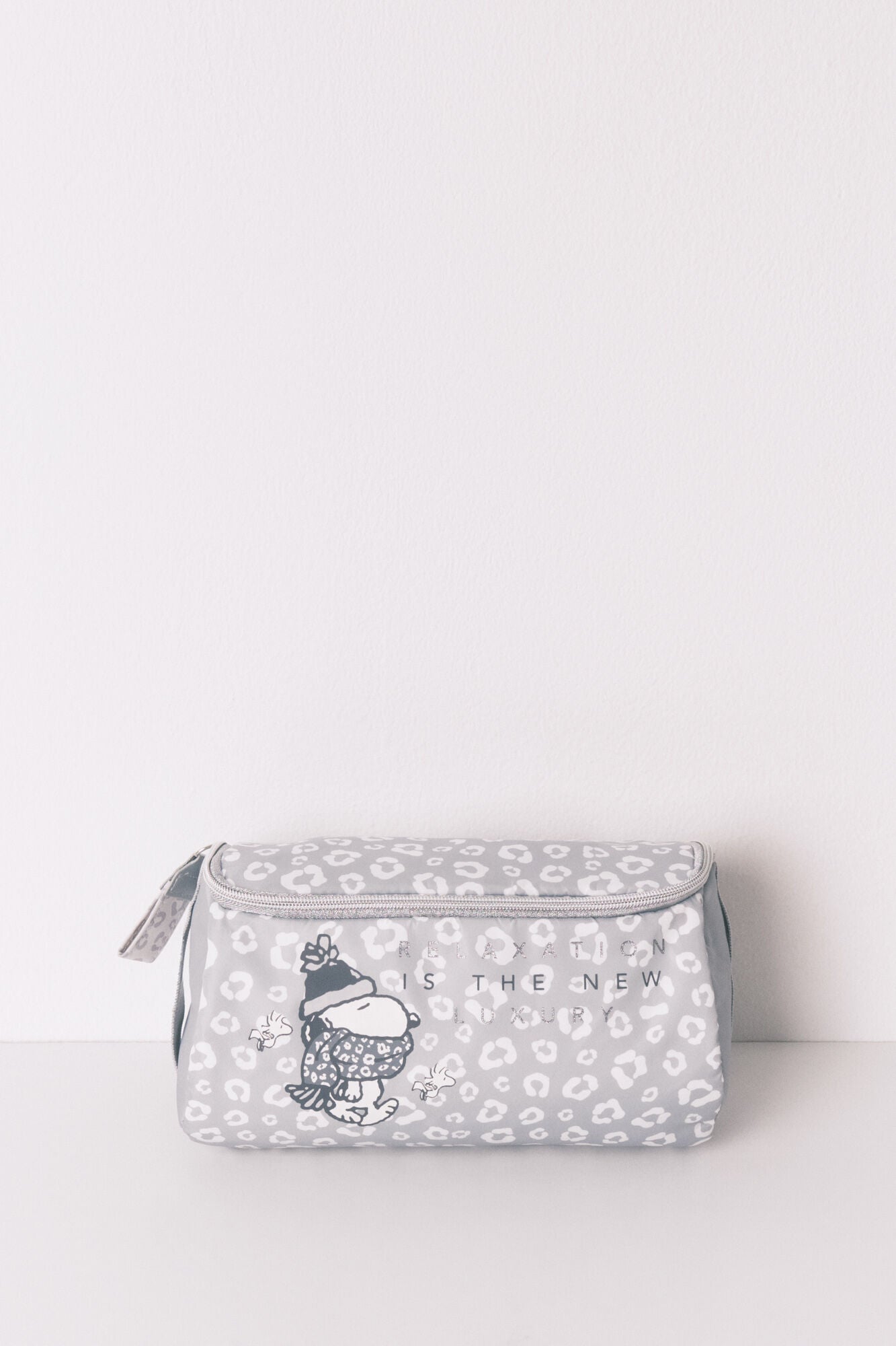 Snoopy animal print zippered toiletry bag