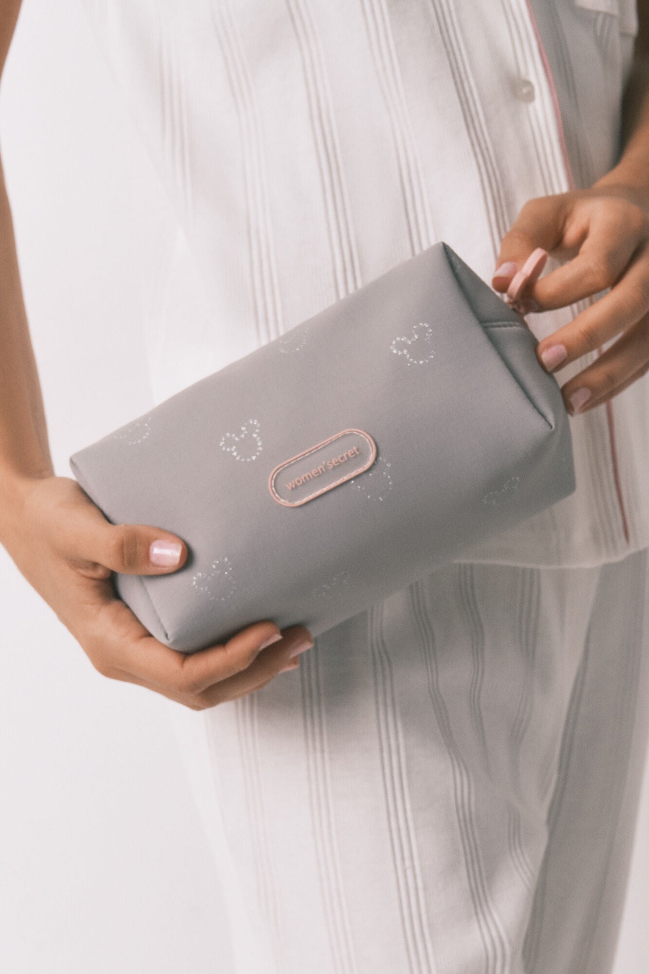 Medium grey toiletry bag with Mickey Mouse glitter print