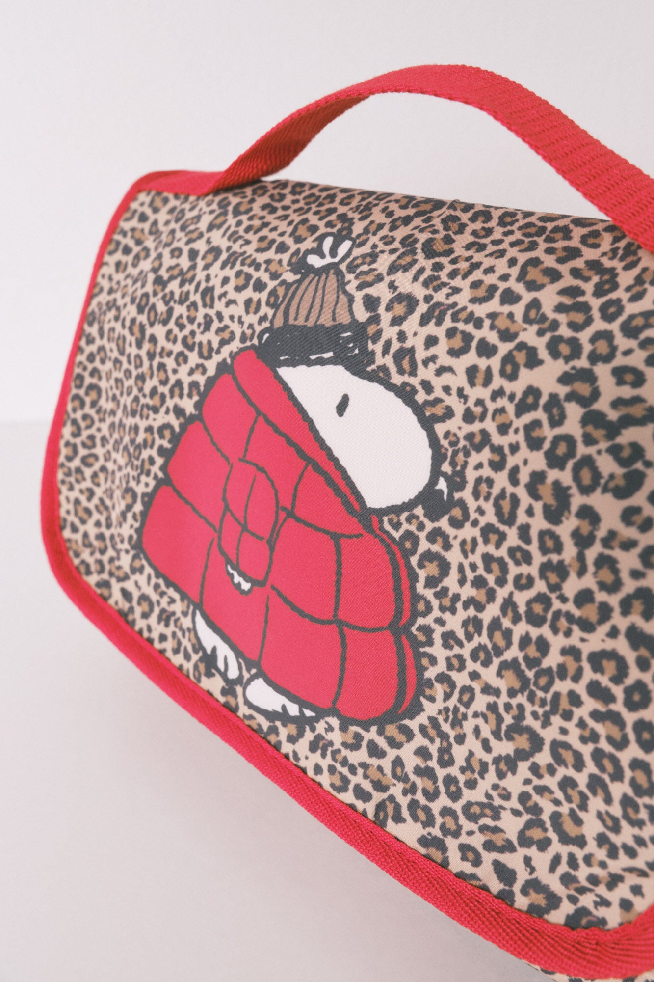 Medium vanity case with Snoopy animal print hanger