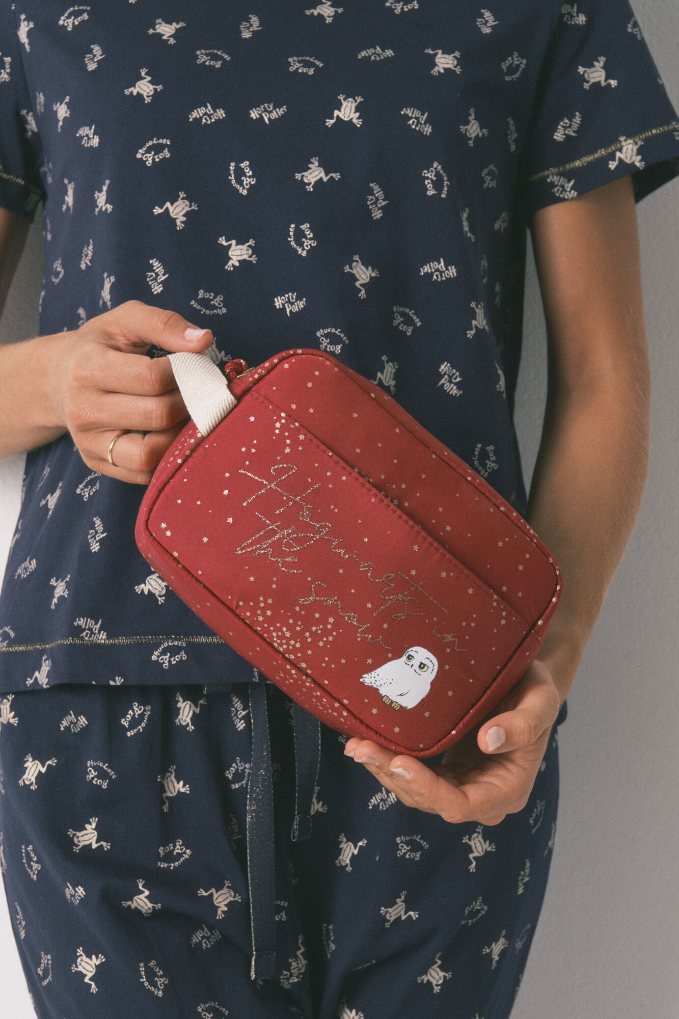 Medium red Harry Potter toiletry bag