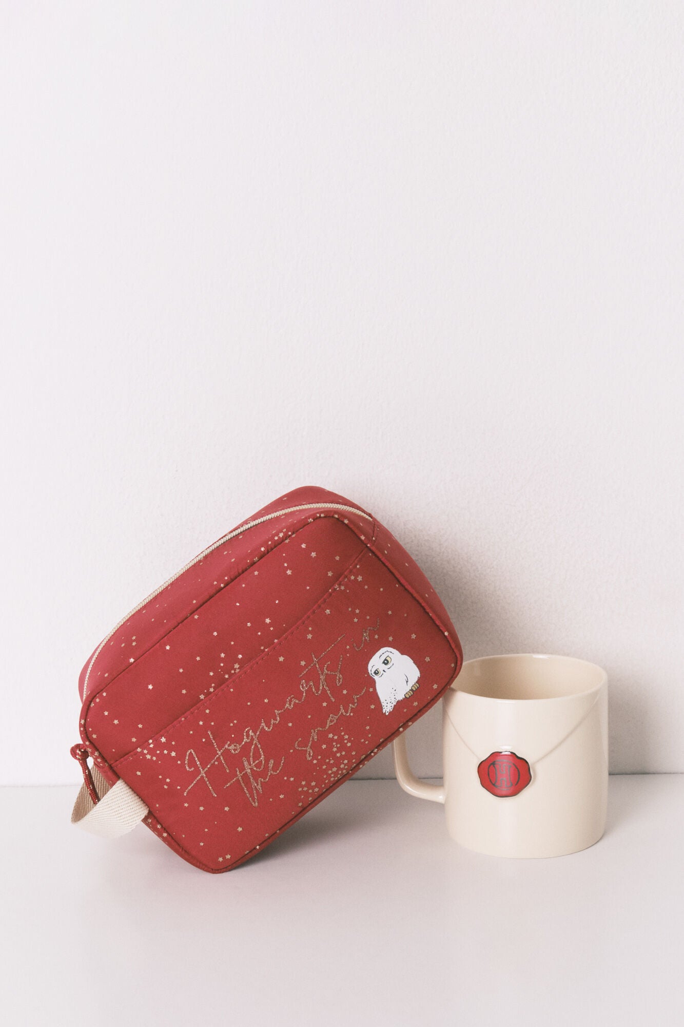 Medium red Harry Potter toiletry bag