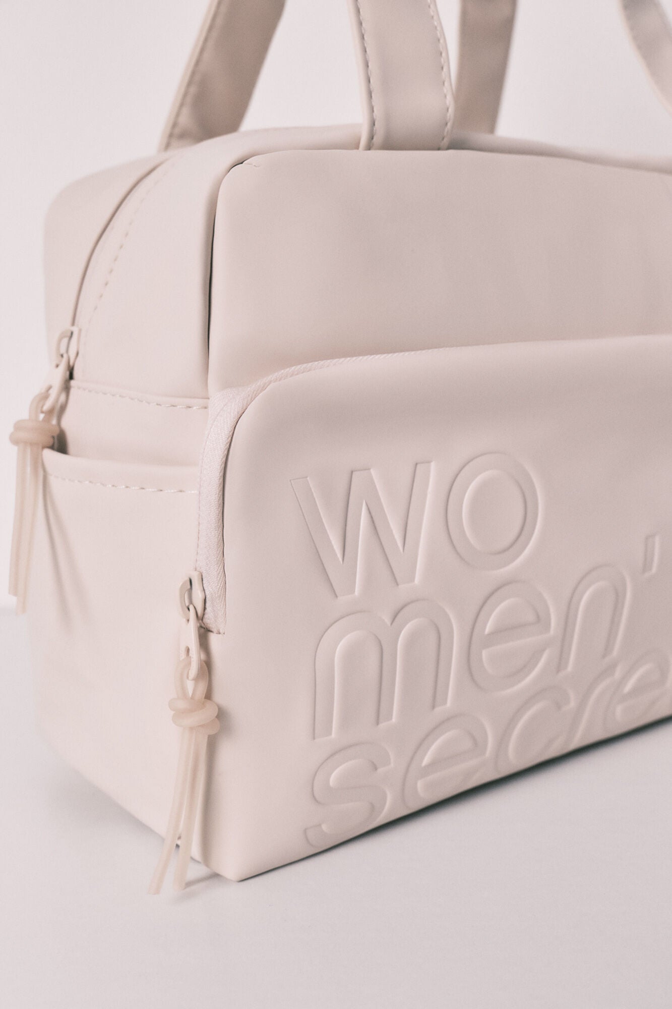 White large travel vanity case