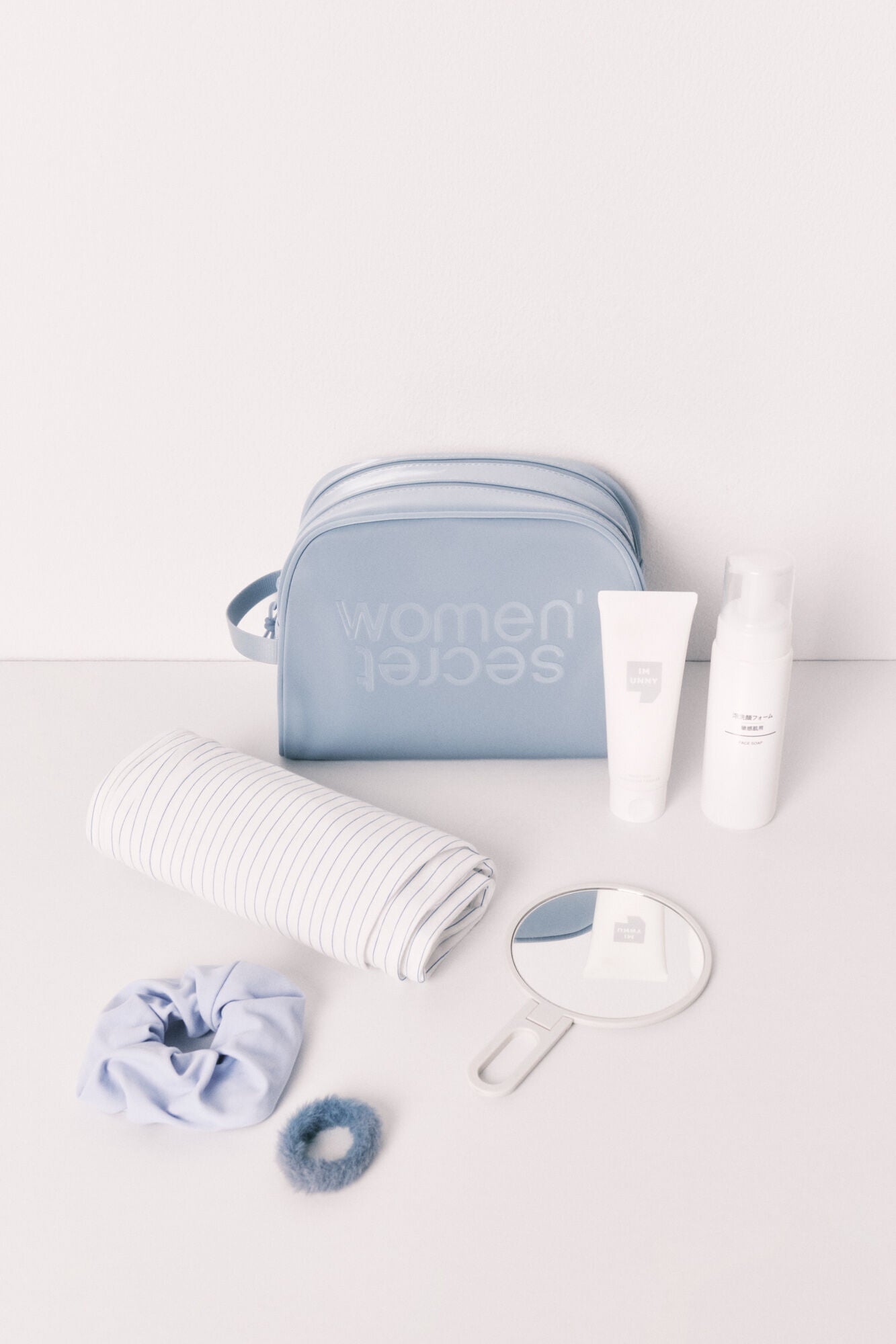 Blue medium double-zip vanity case