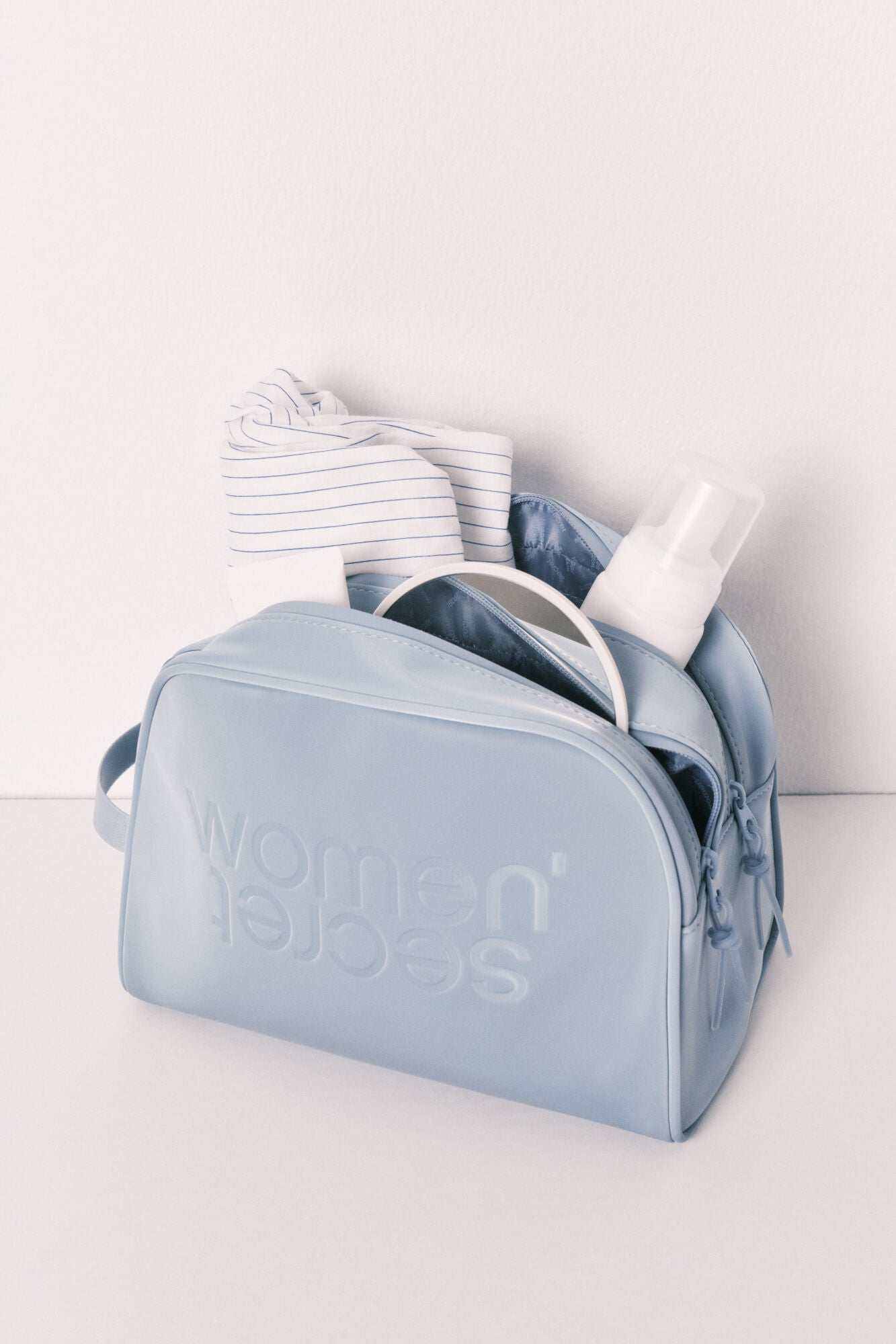 Blue medium double-zip vanity case