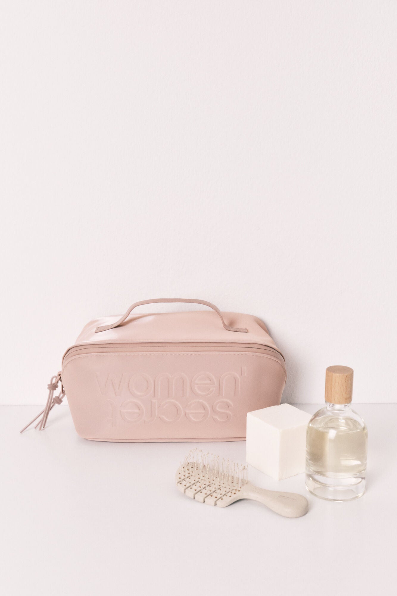 Brown rubberized medium vanity case