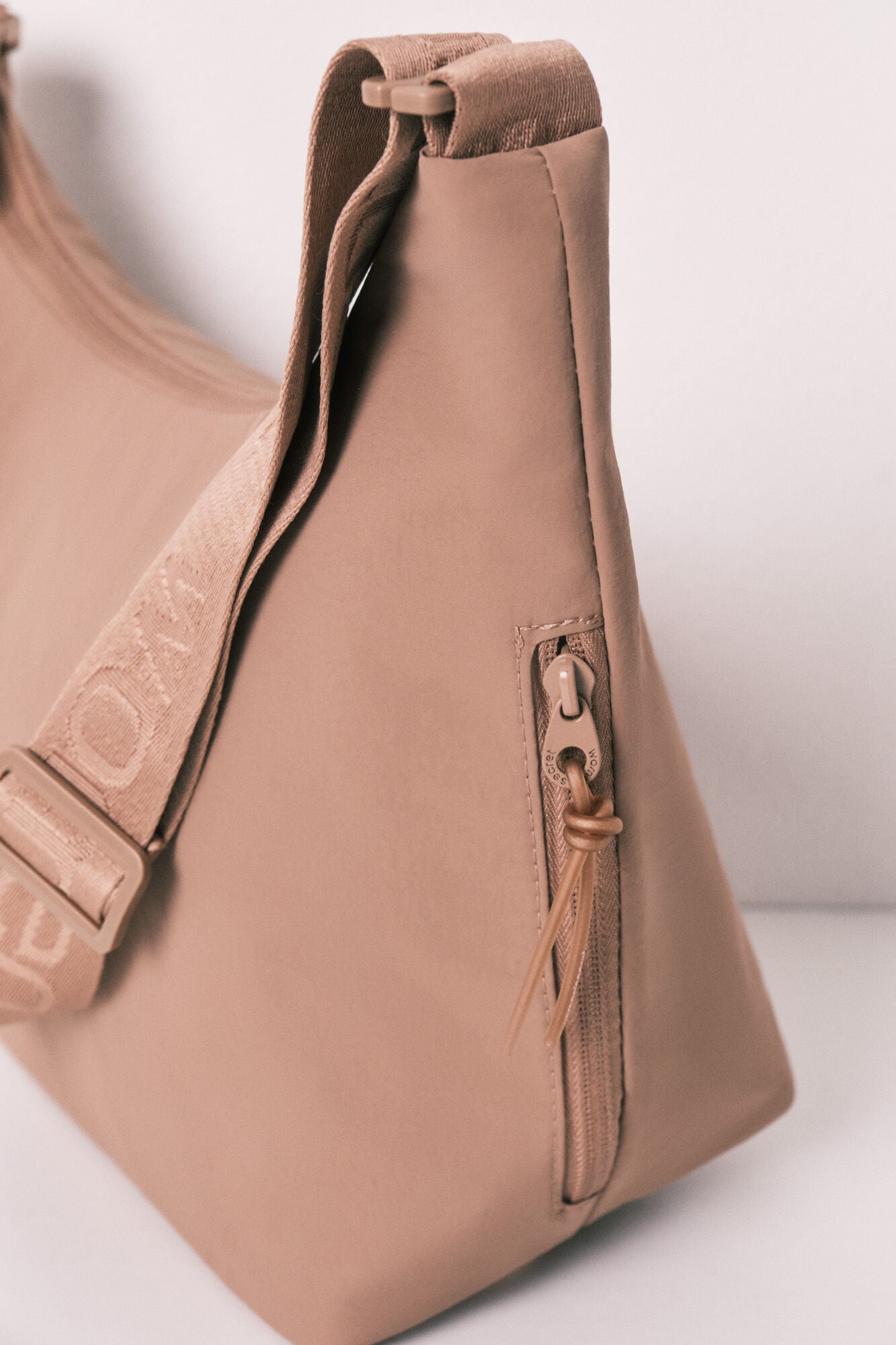 Brown thermal lunch bag