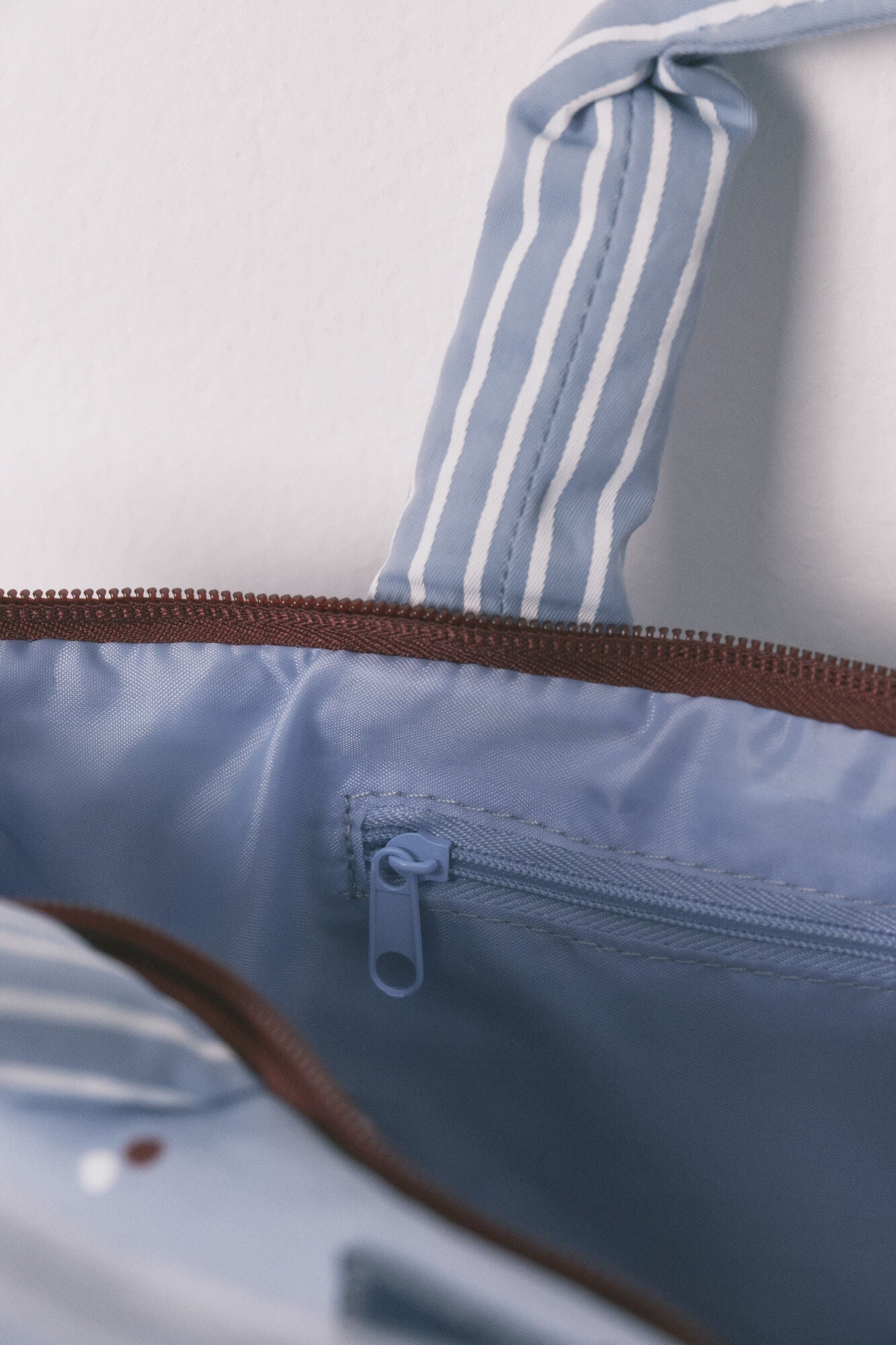 Blue bird print large vanity case