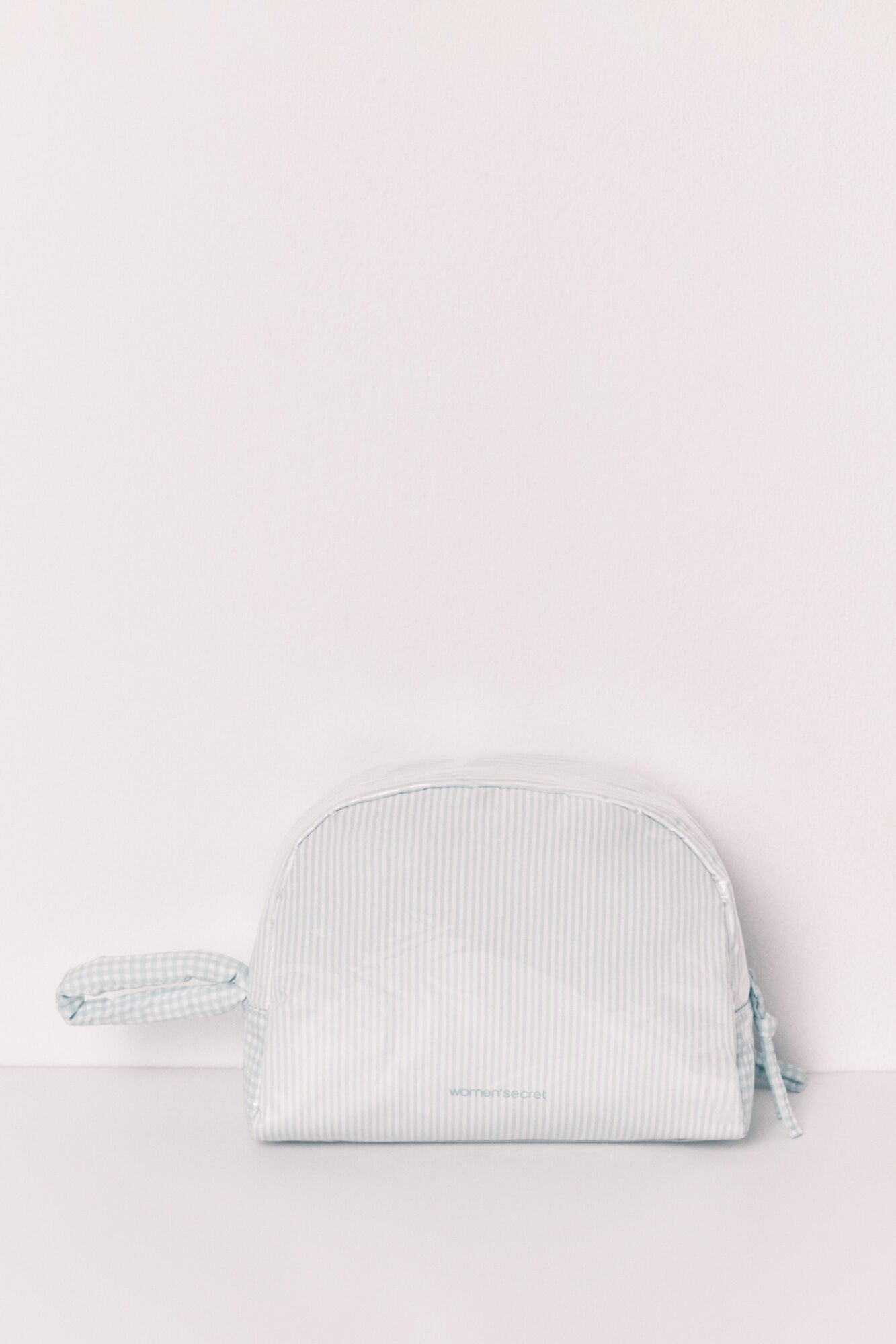 Padded toiletry bag