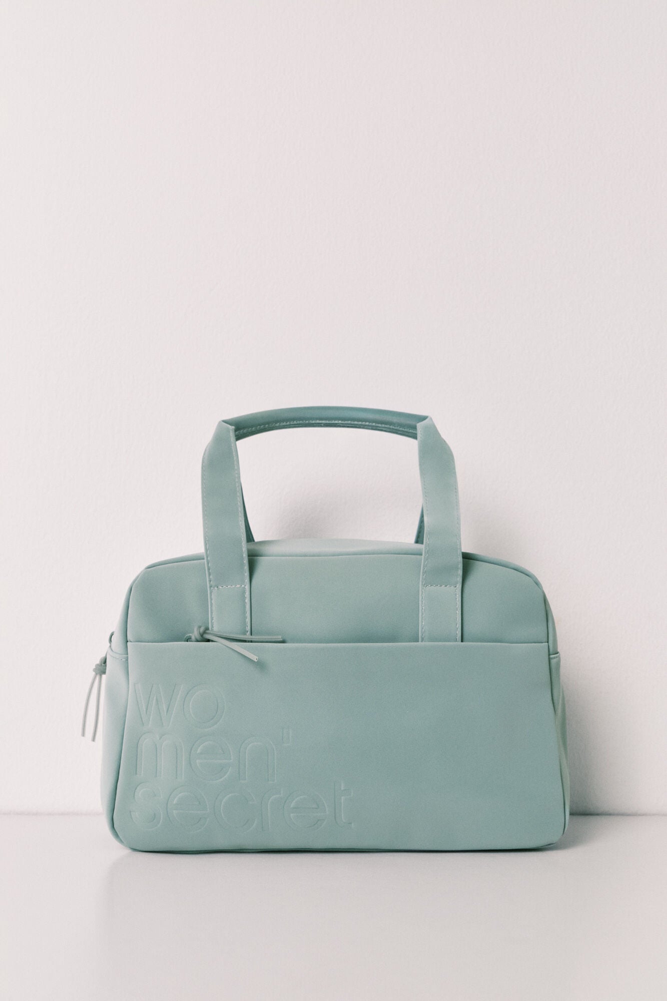 Blue large vanity case with handles