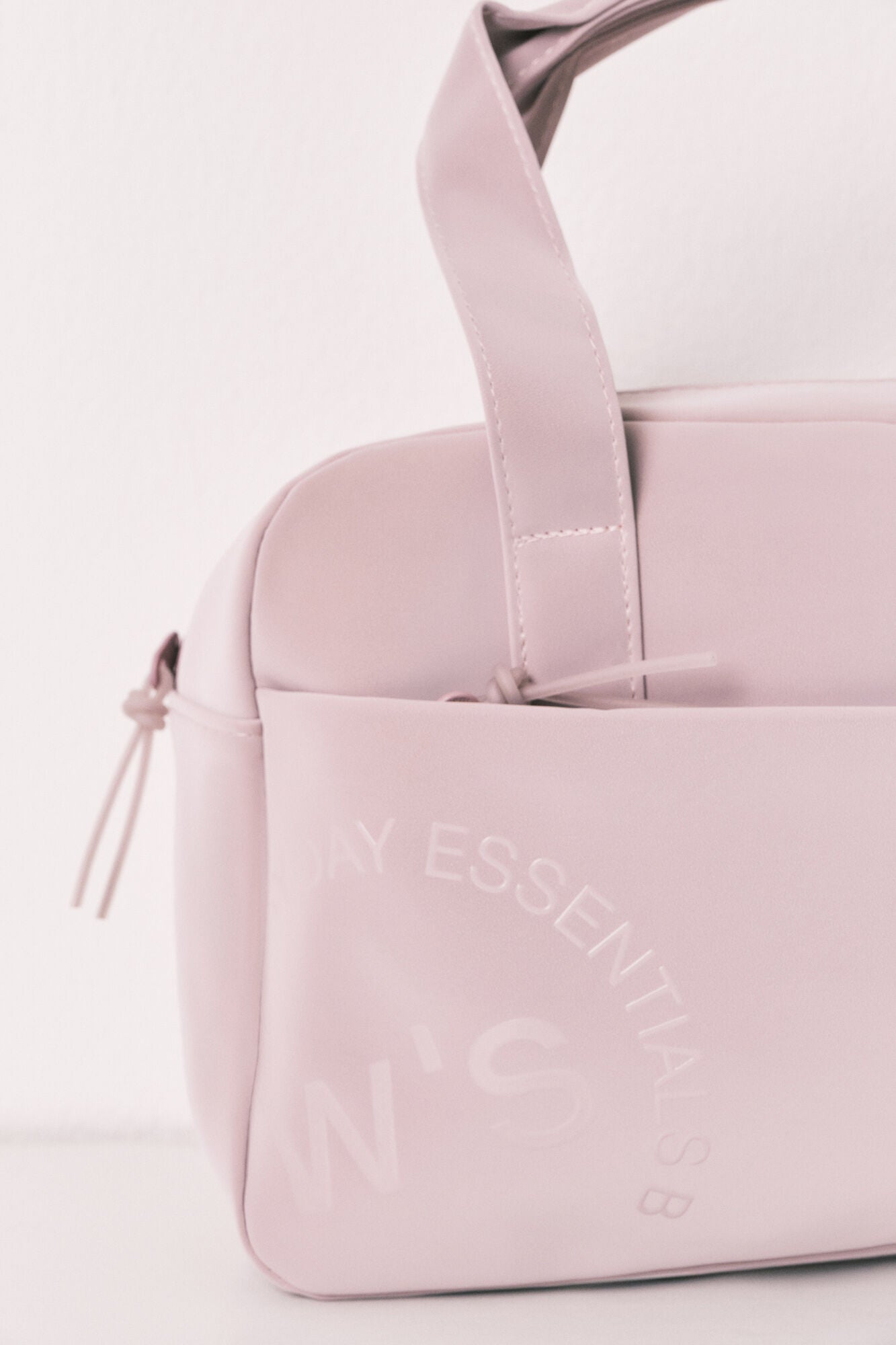 Pink large vanity case with handles