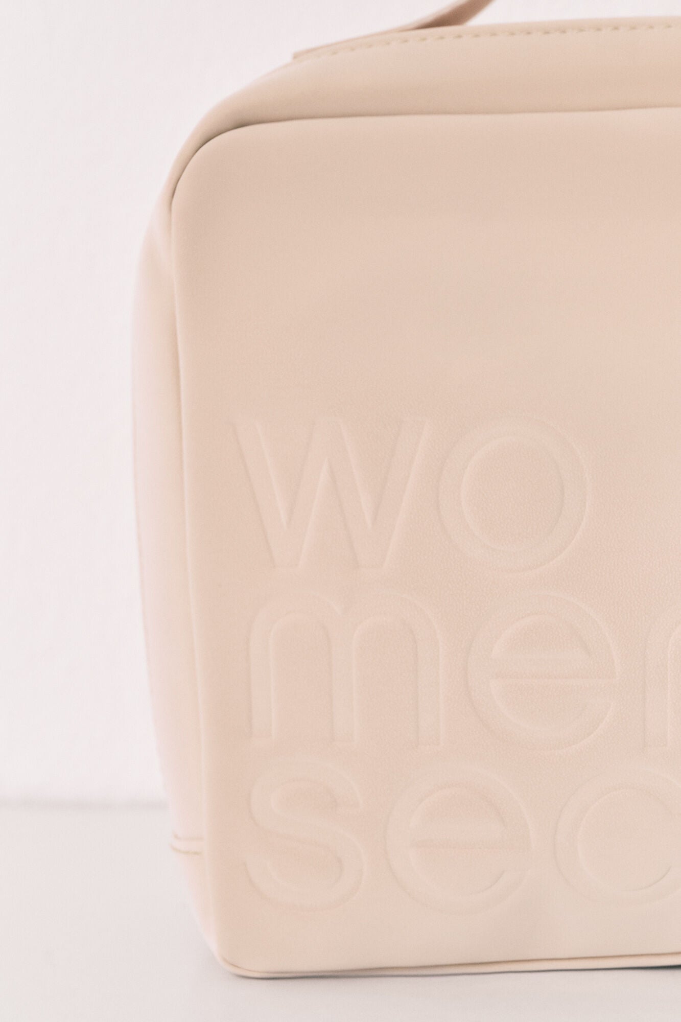 Beige large vanity case