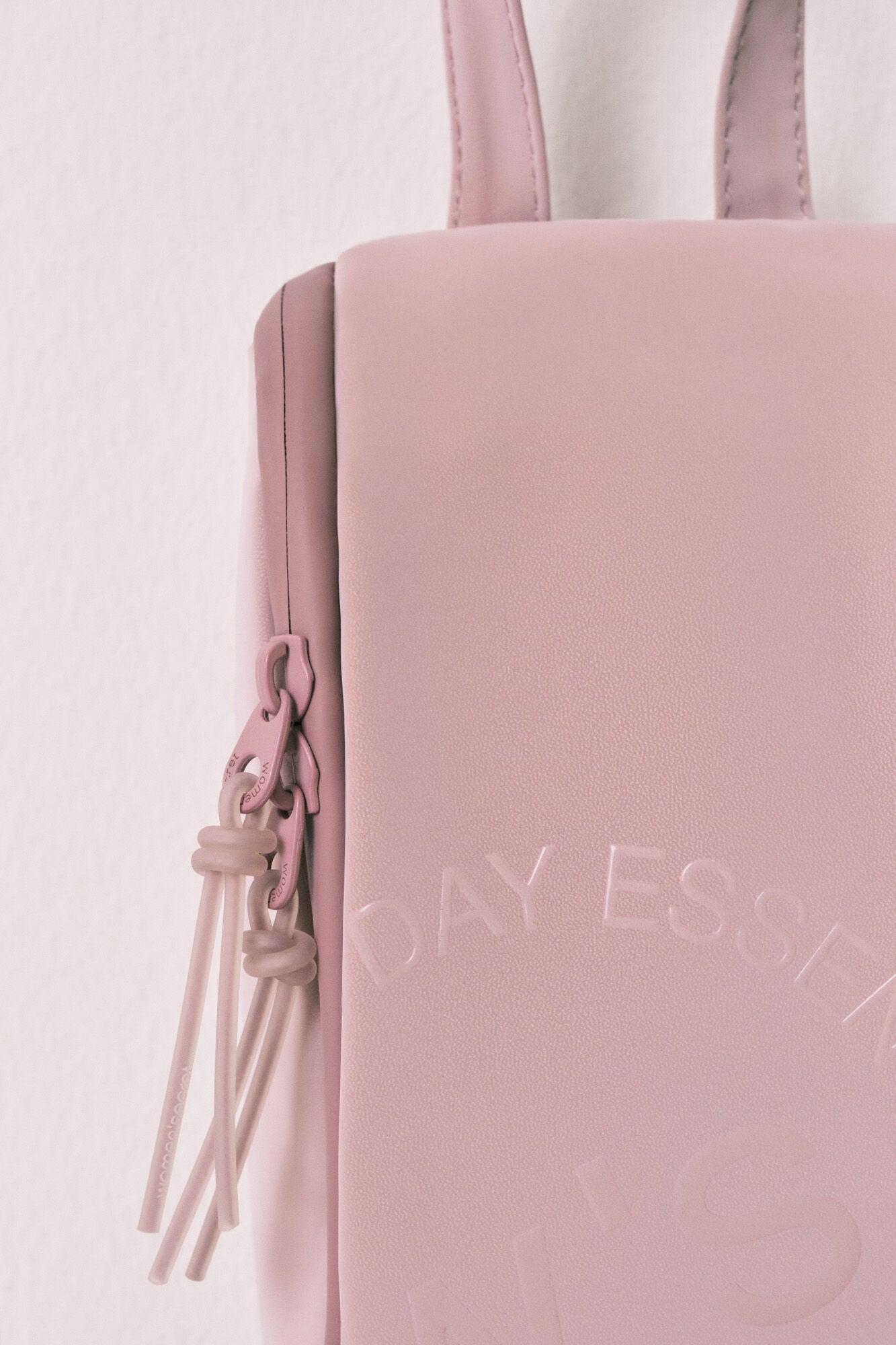 Pink medium zip handle vanity case