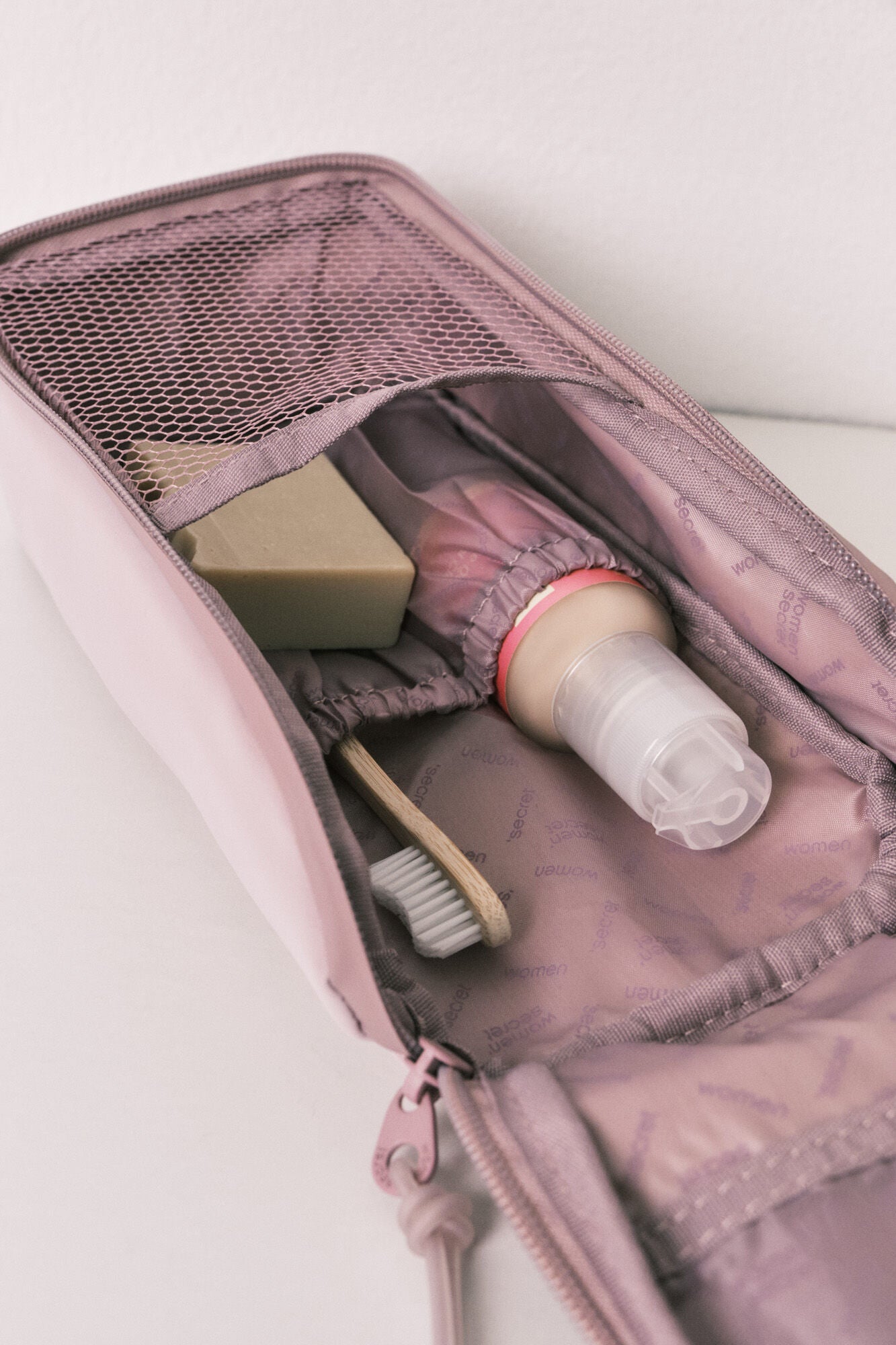 Pink medium zip handle vanity case