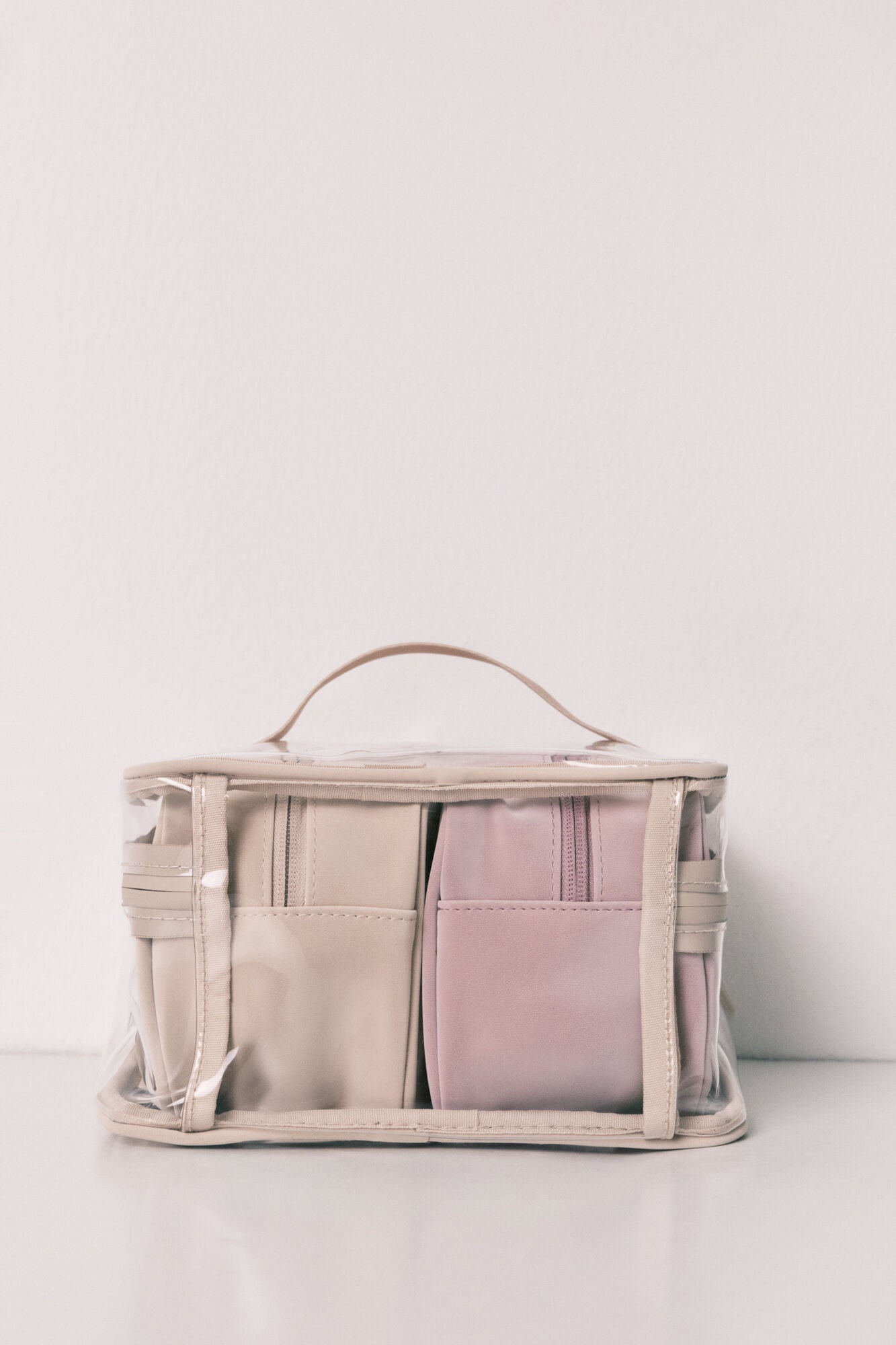 Rubberised vanity case pack