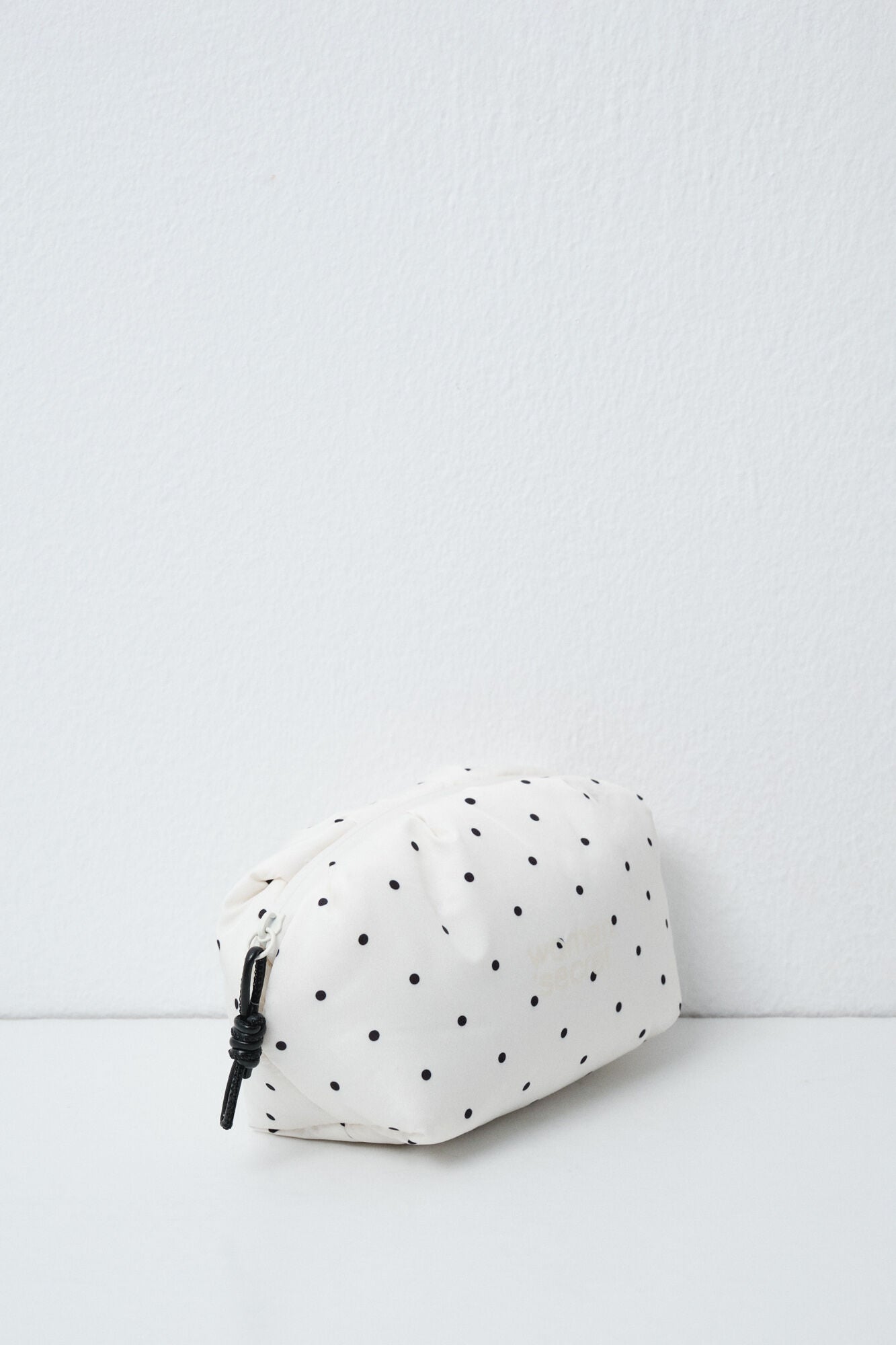 MEDIUM VANITY CASE