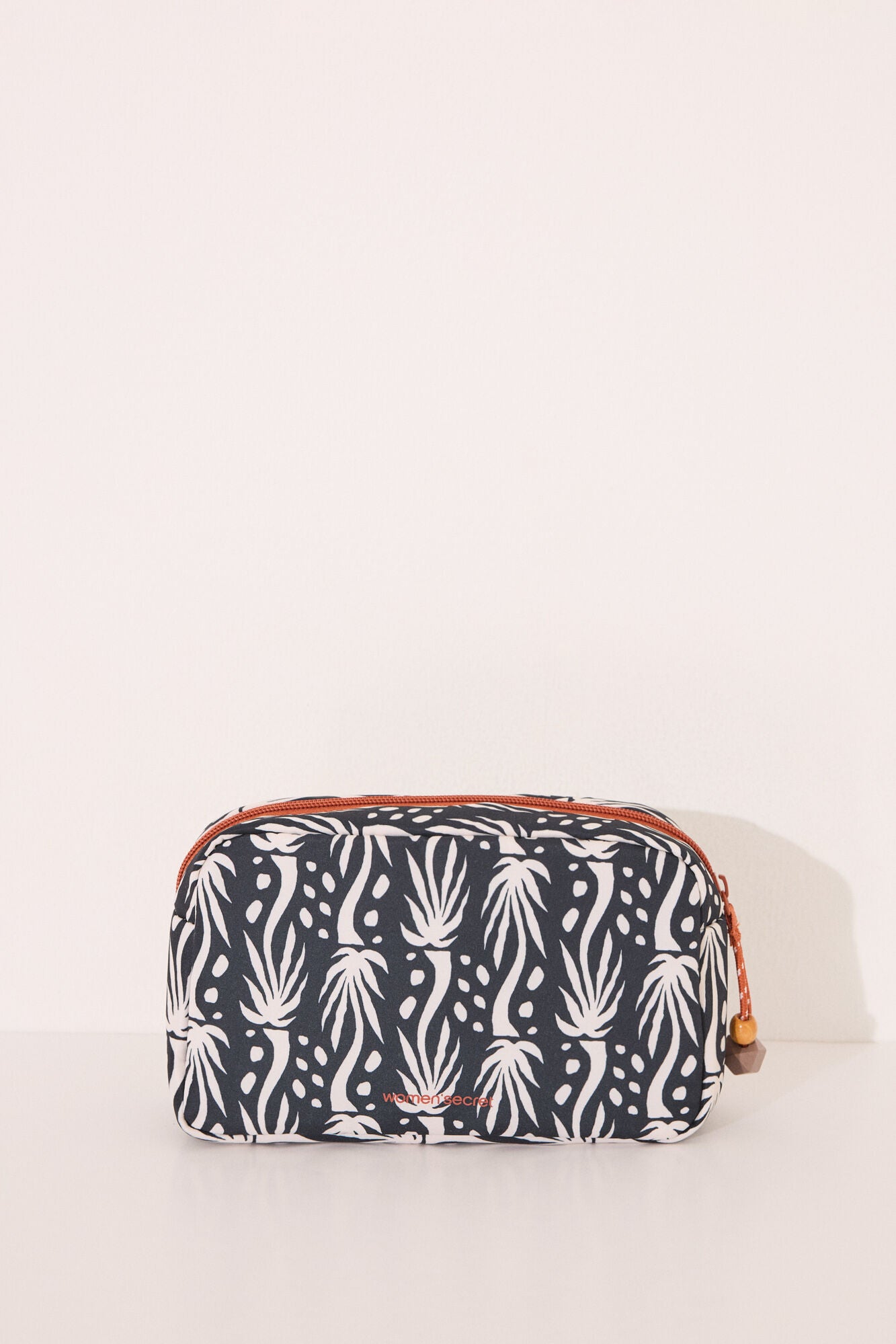 Small Mickey Mouse print vanity case