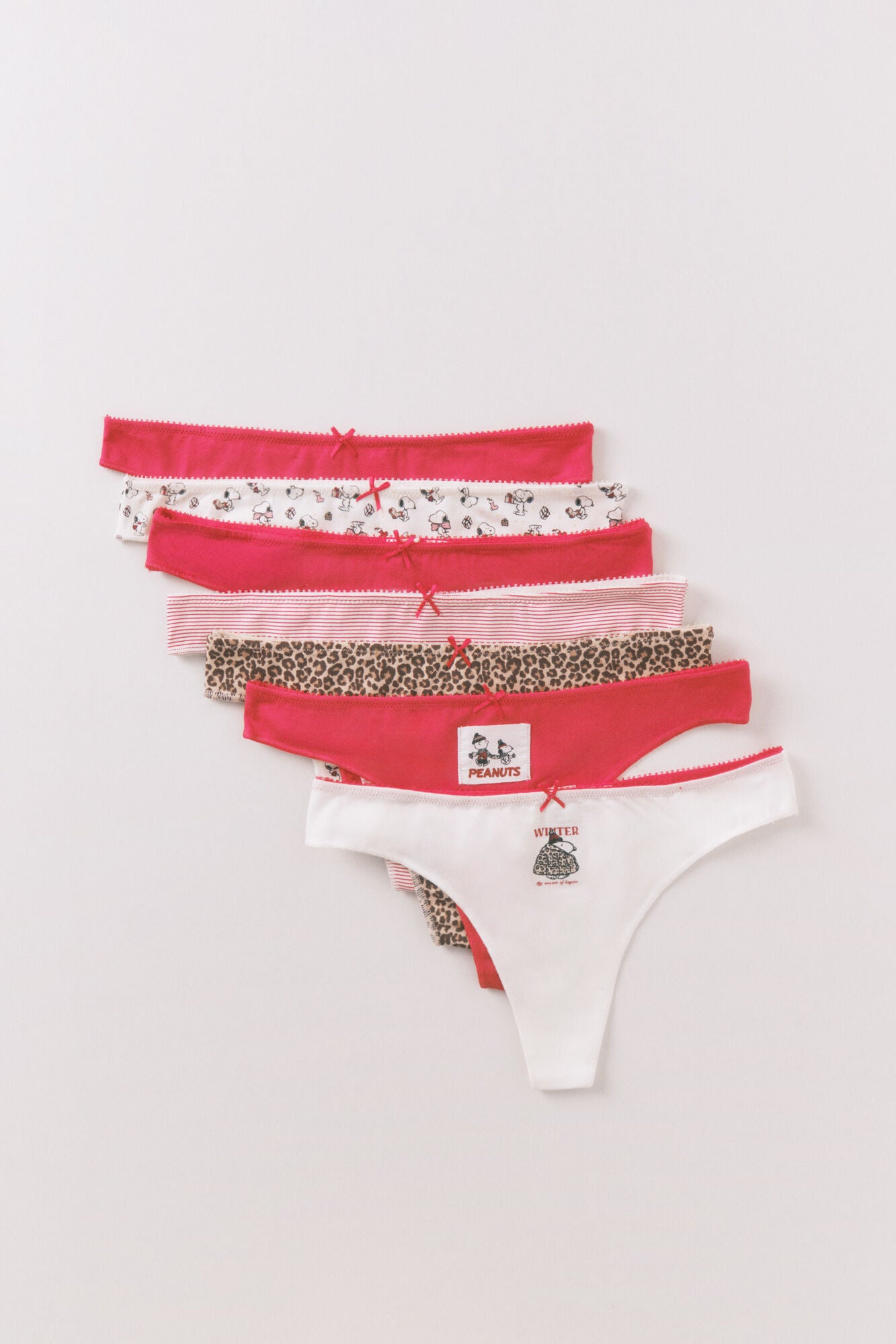 Pack of 7 red cotton Snoopy thongs