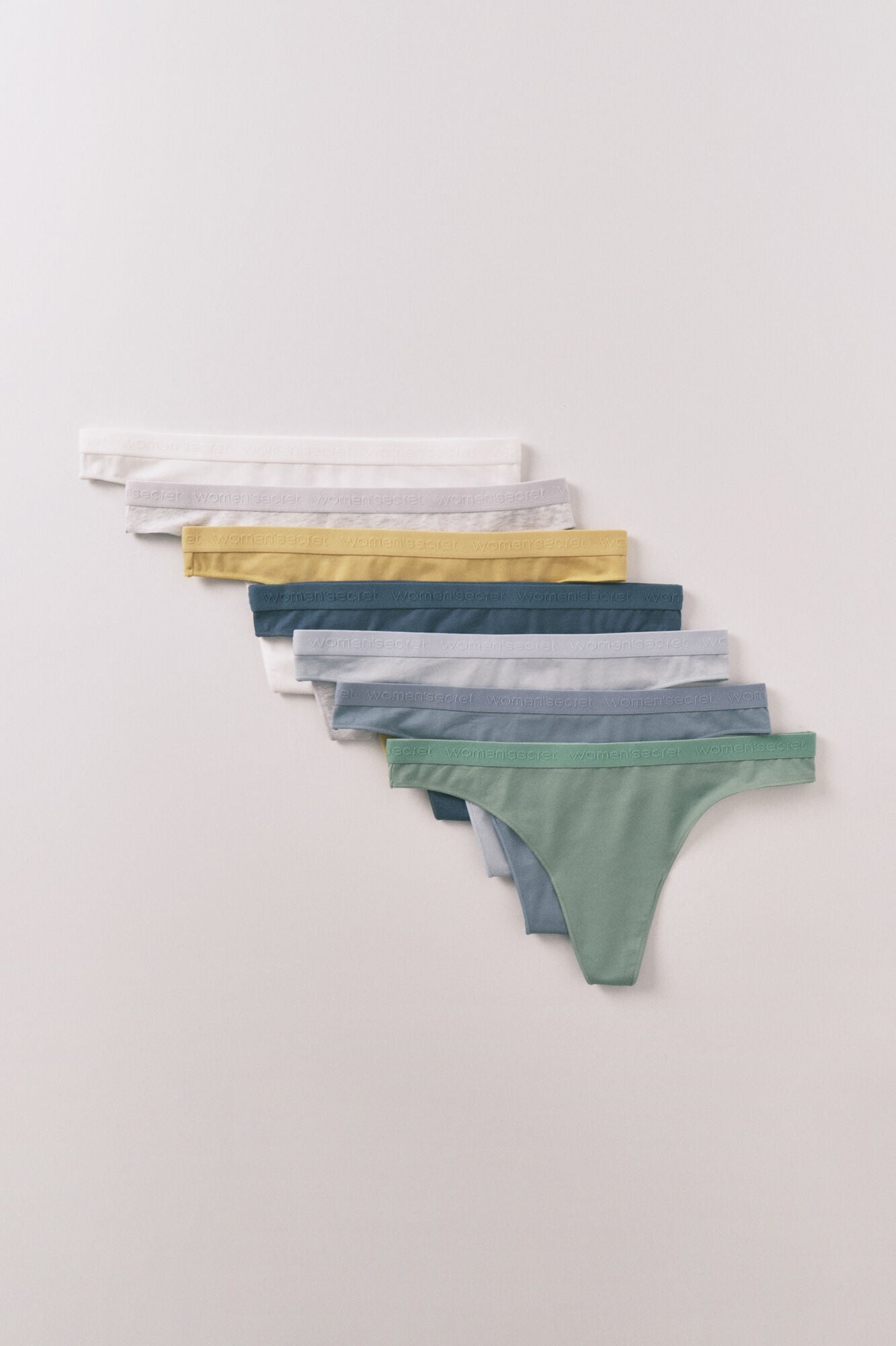 7-pack super soft logo thongs