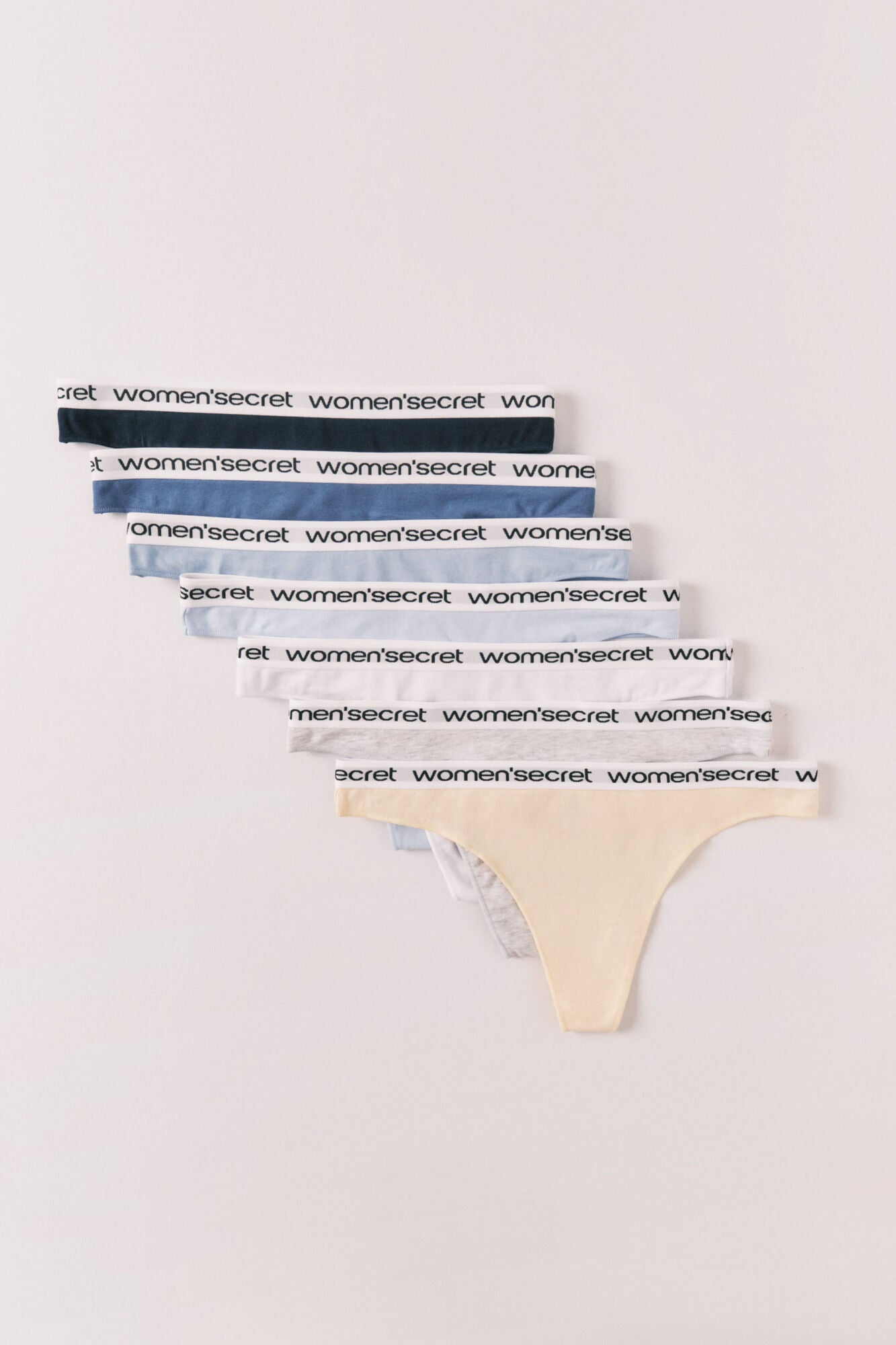 Plain cotton 7-pack thongs with logo