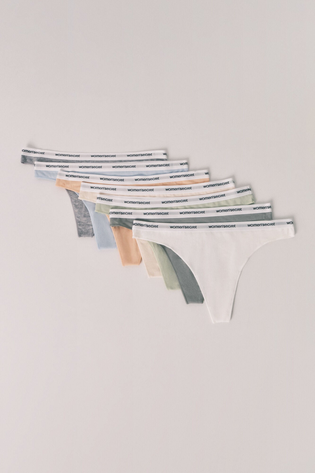 Plain cotton 7-pack thongs with logo