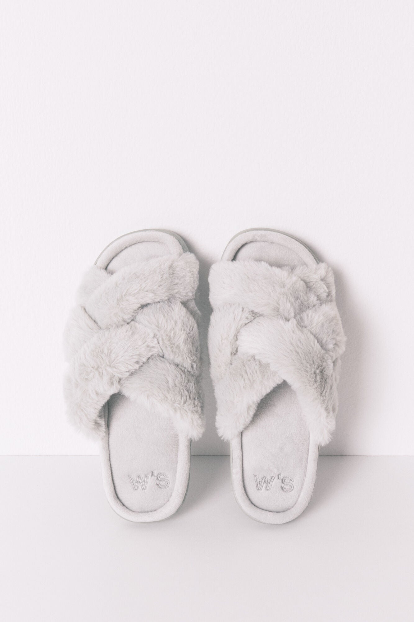 Slipper with fur