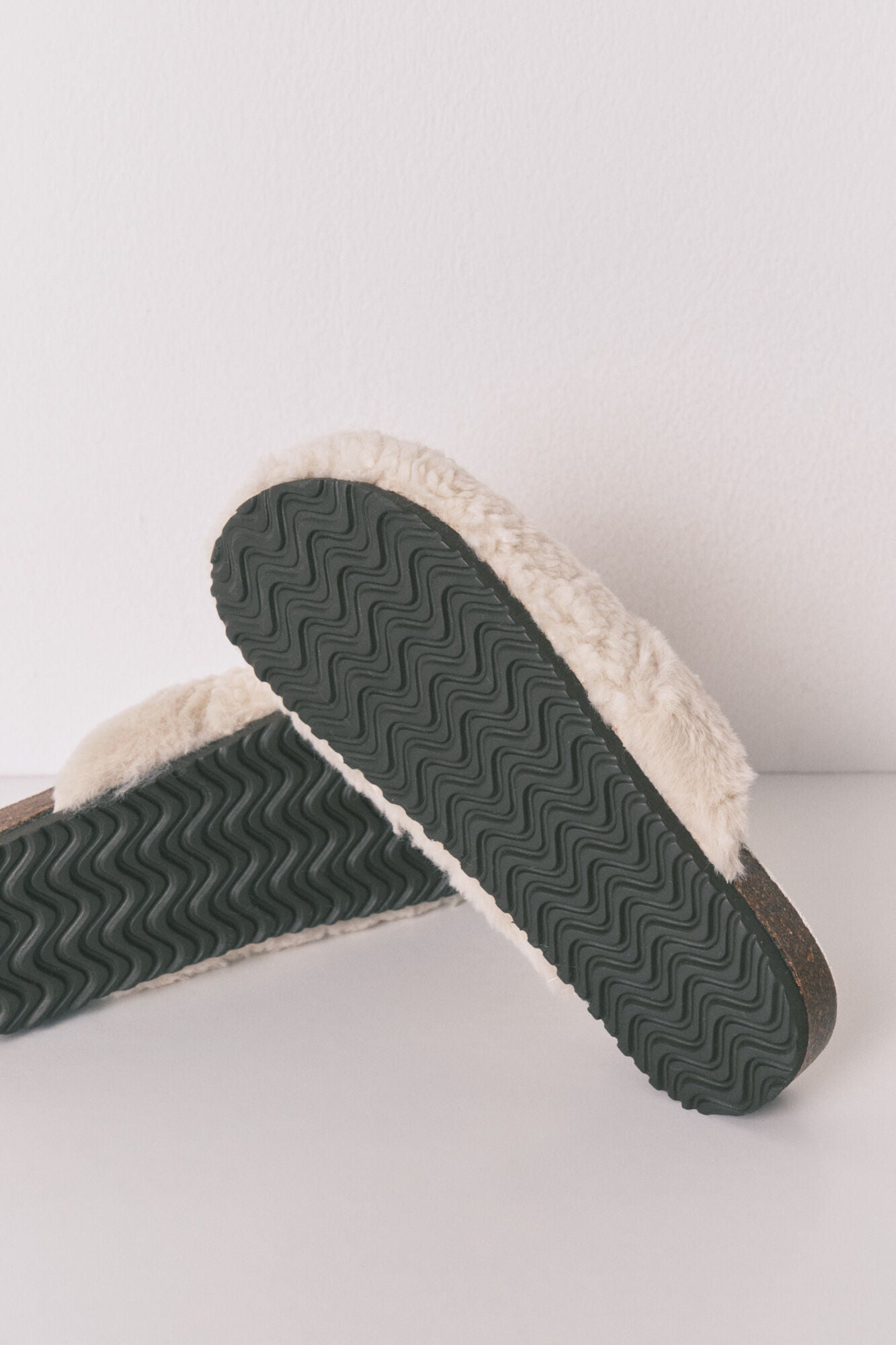 Beige sheepskin clog slippers