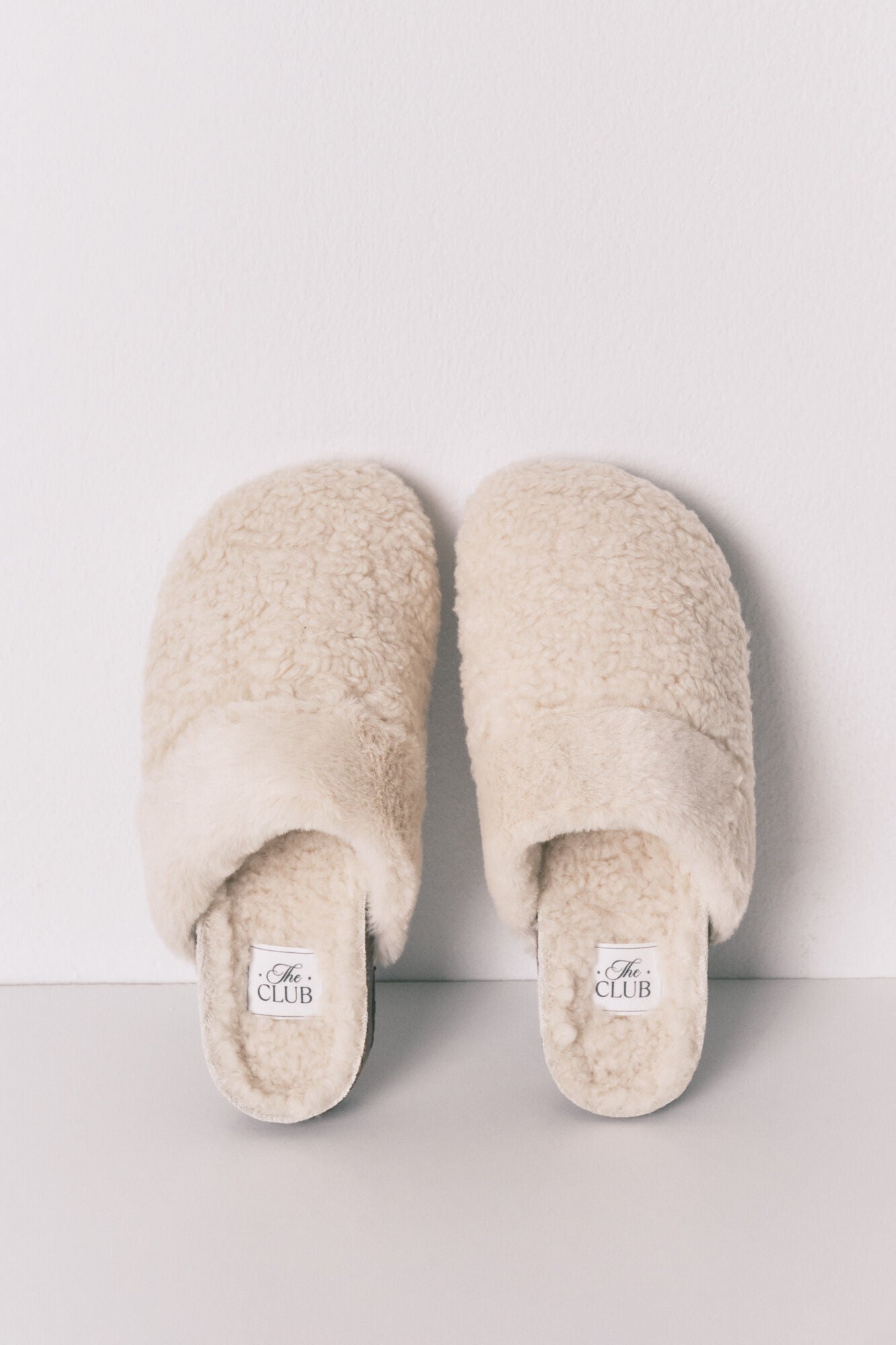 Beige sheepskin clog slippers