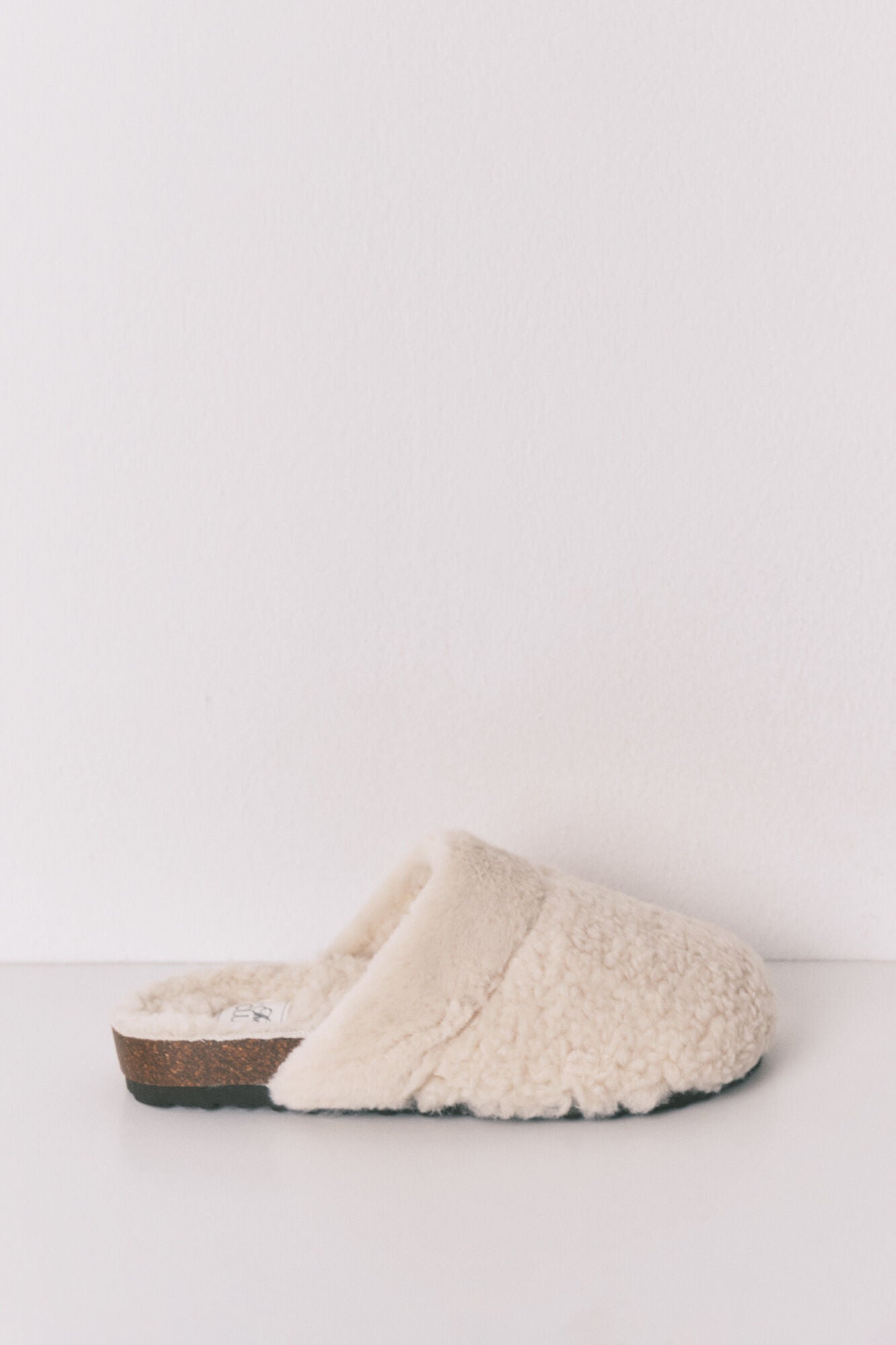 Beige sheepskin clog slippers