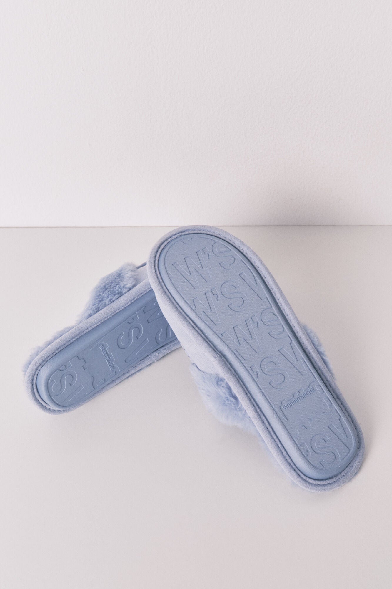 Lilac synthetic fur house slippers