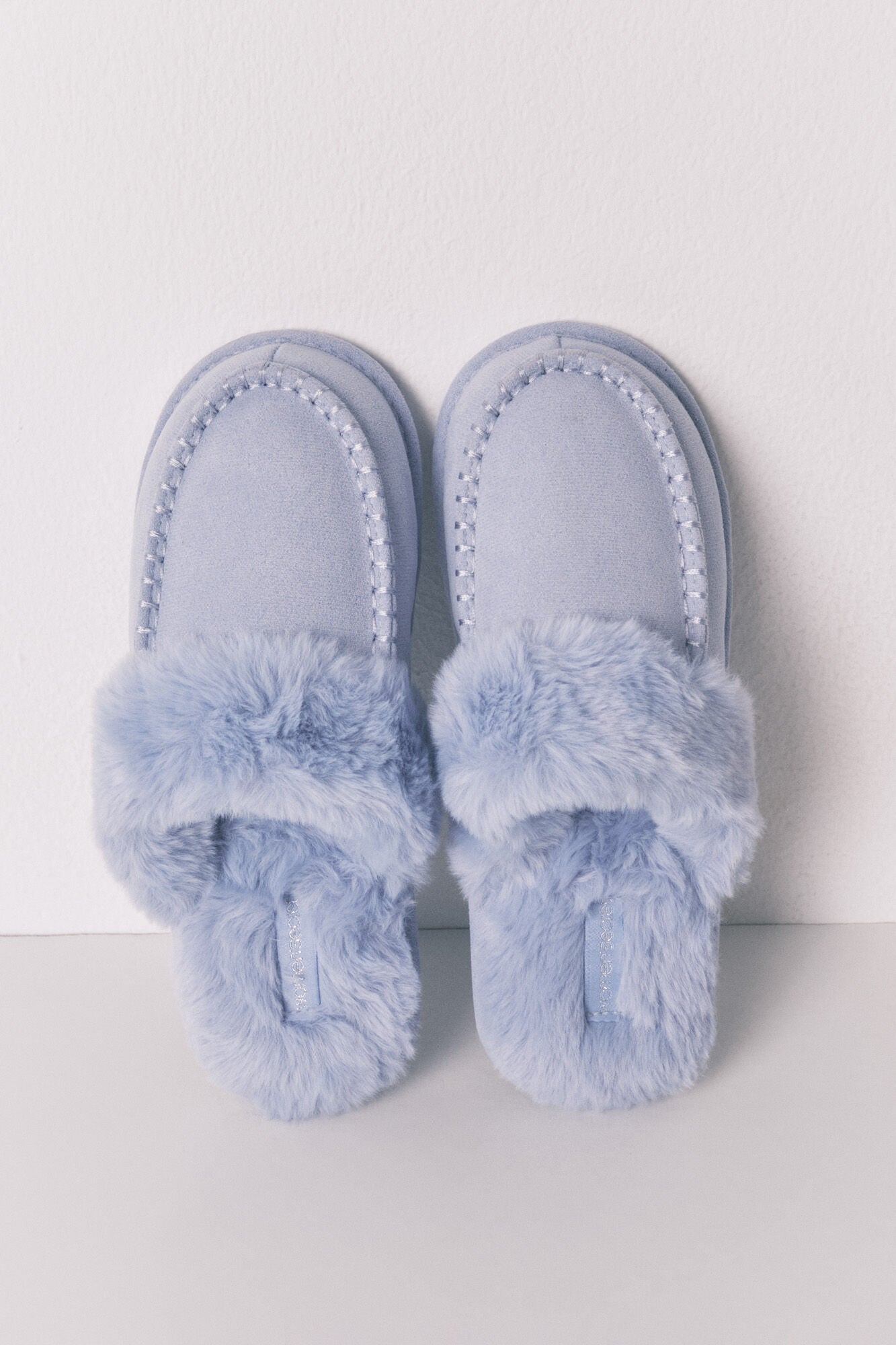 Lilac synthetic fur house slippers