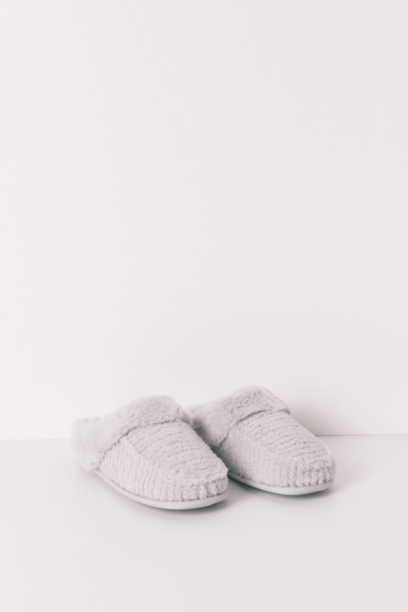 Animal print fur slippers