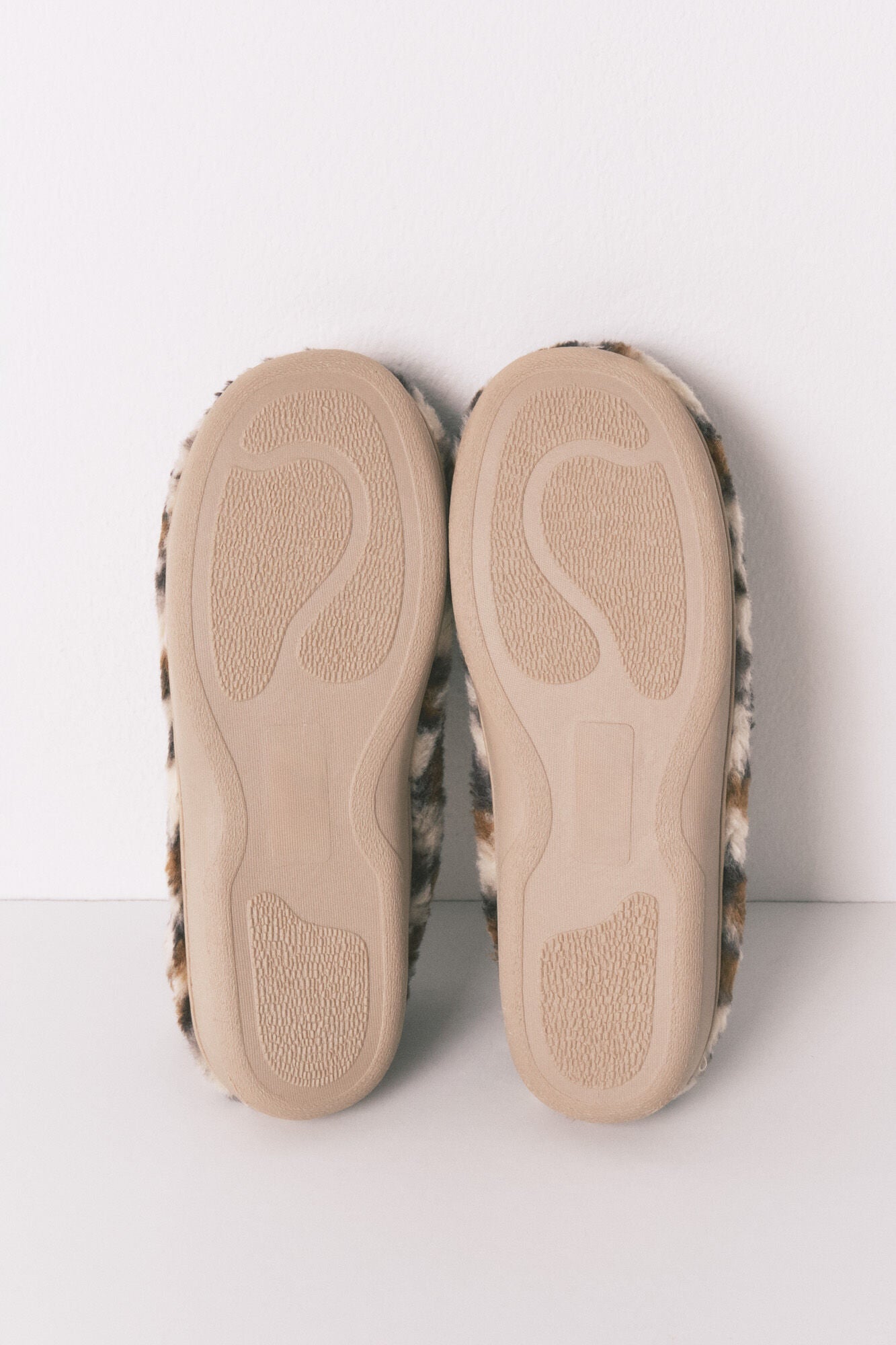 Animal print faux shearling slippers
